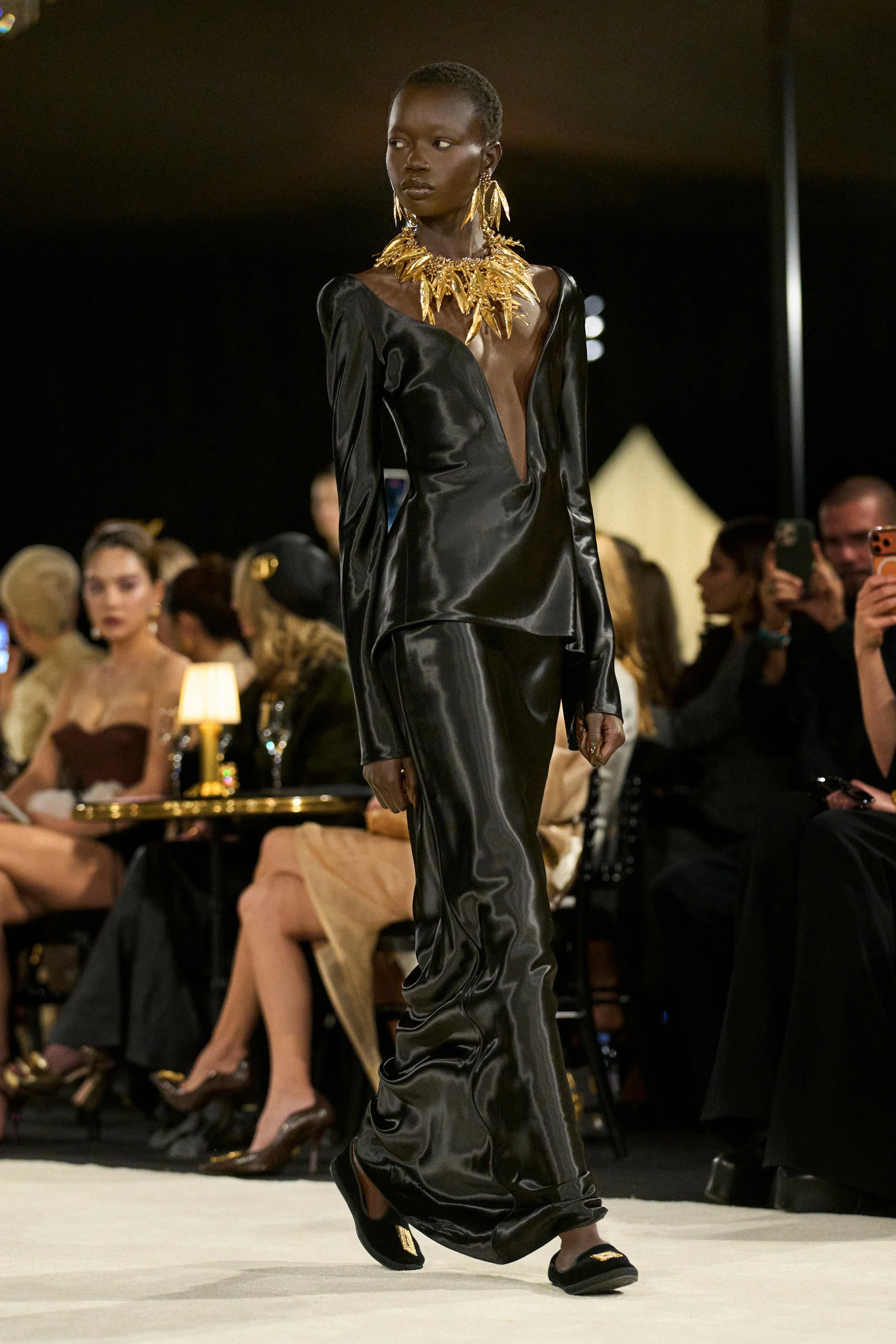 Schiaparelli_RTWSS27_Look_7.jpg.webp