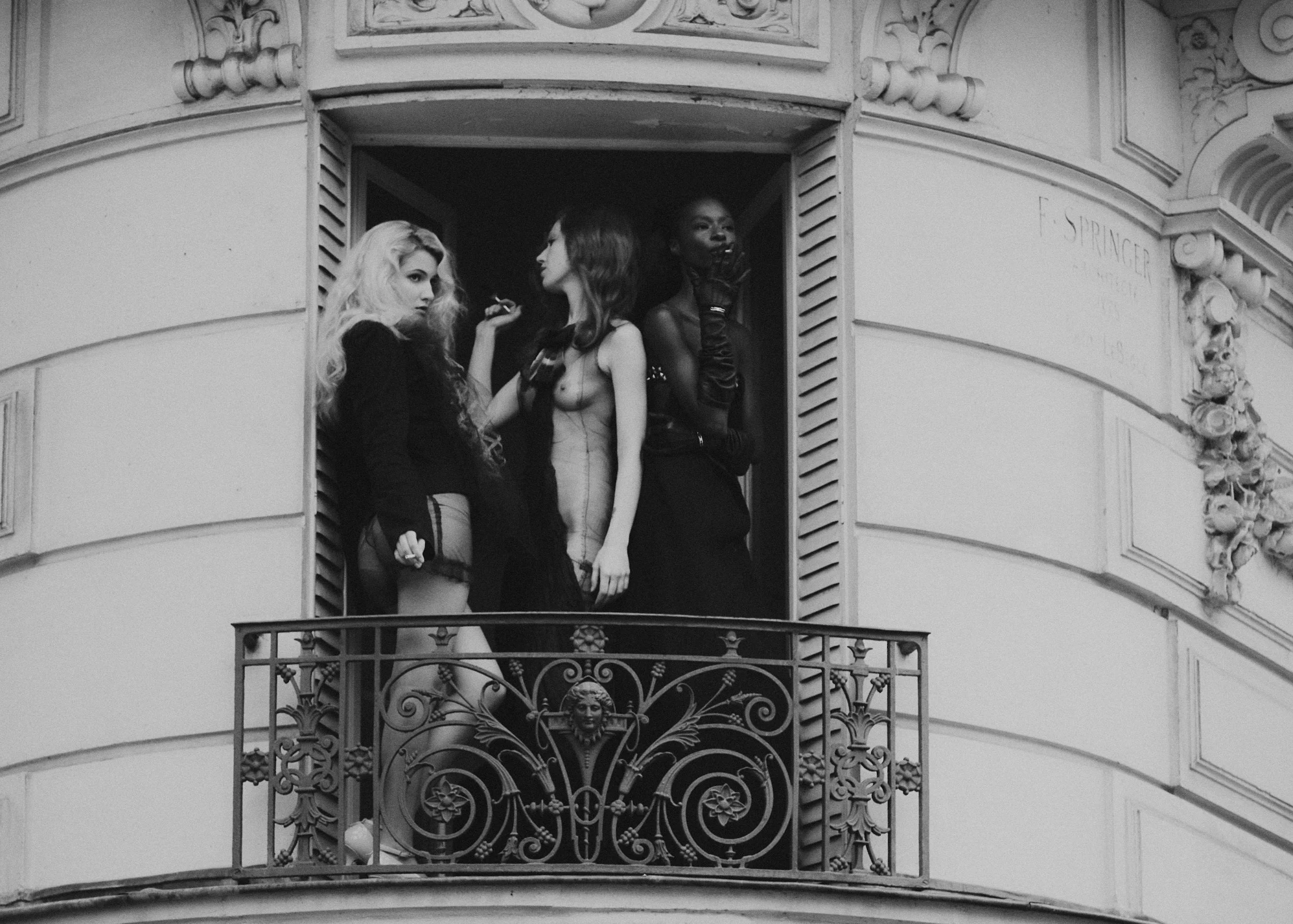 CarnaleRoom_Issue09_BackInParis_ 19.jpg