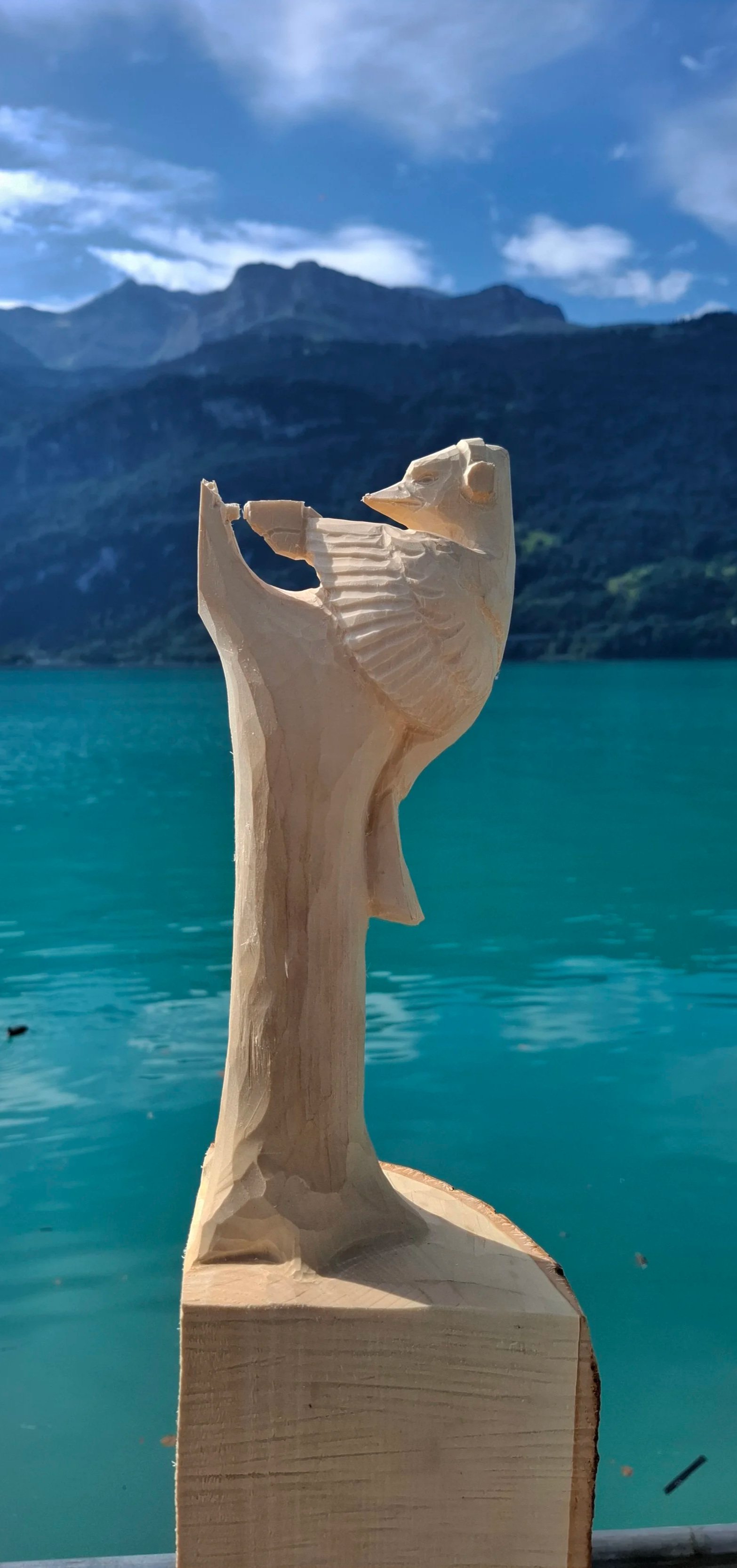 Geschnitzte Figuren aus Lindenholz