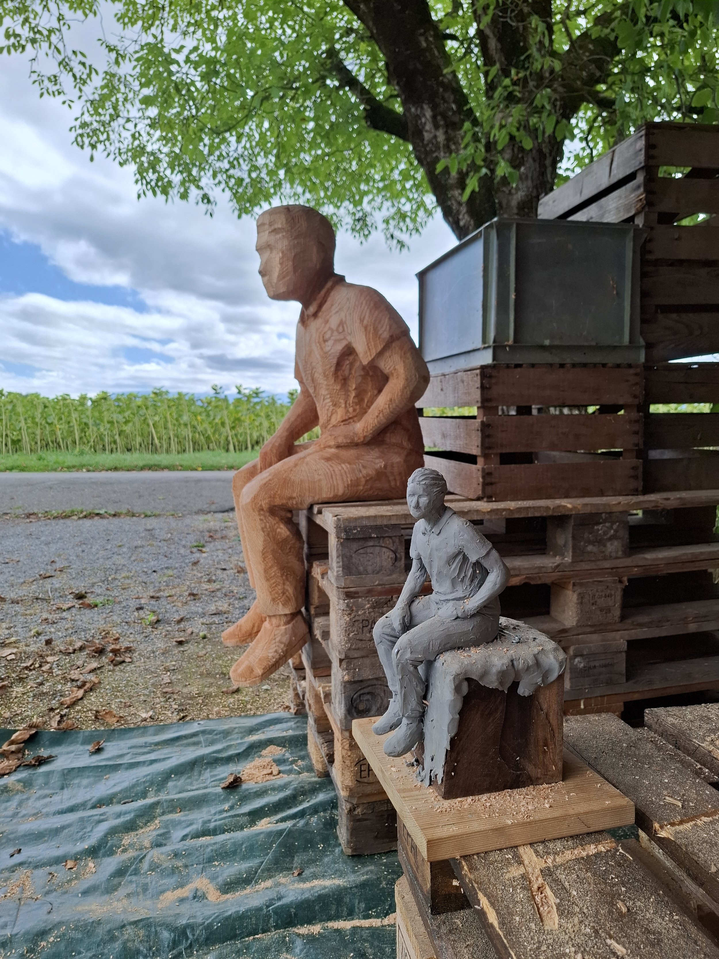 4 Holzskulpturen aus Roteiche gesägt und geschnitzt