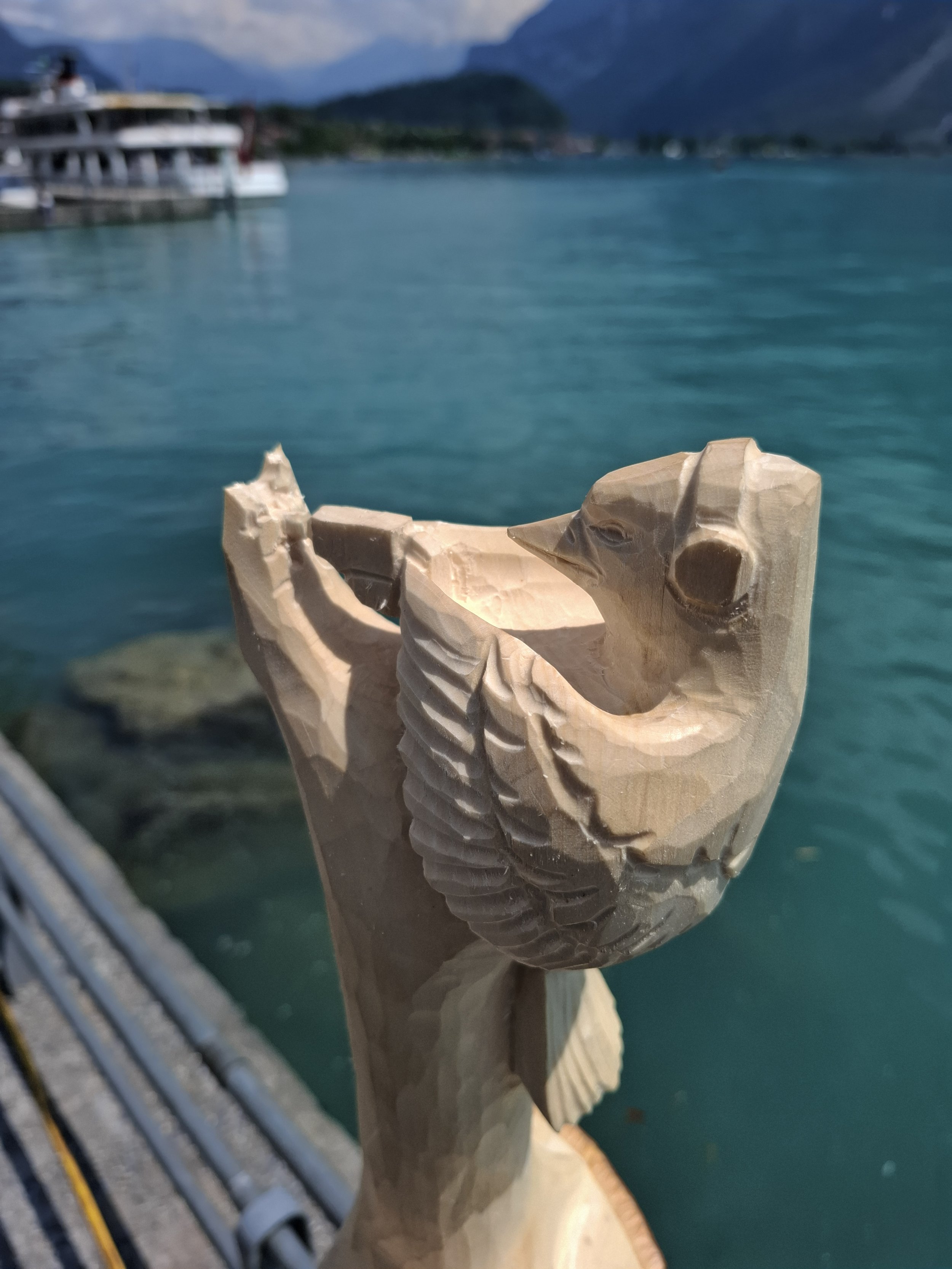 Geschnitzte Figuren aus Lindenholz