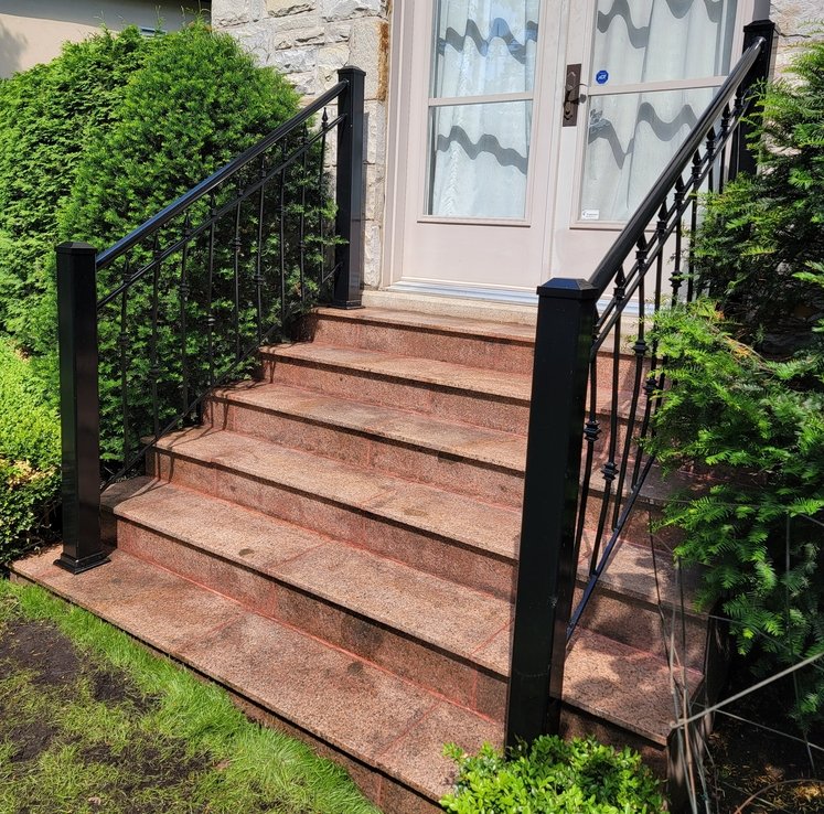Escaliers en granit et garde-corps — photo 10