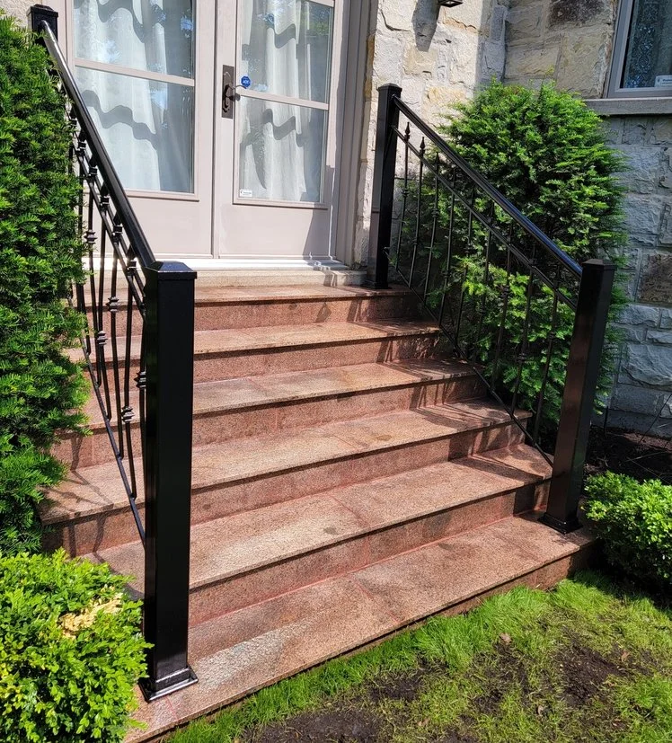 Escaliers en granit et garde-corps — photo 9