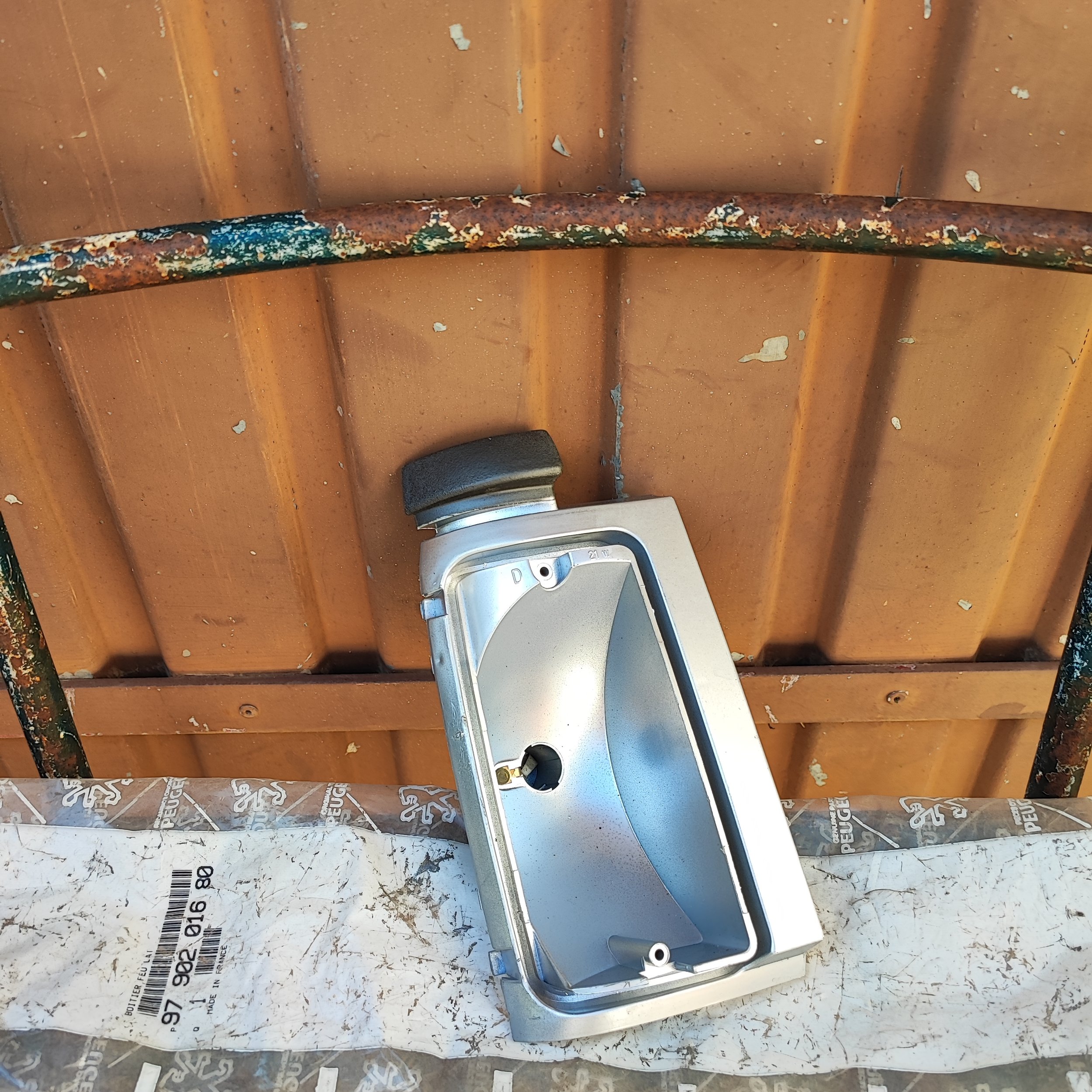 Tablot Samba (1982/1987) - right front turn signal housing