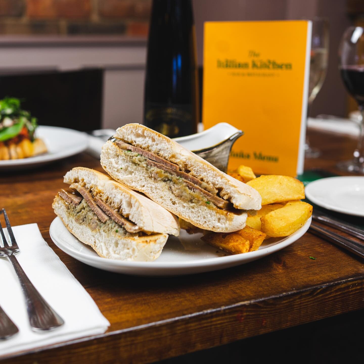 Joining us for a bank holiday pint? Browse our bar  menu and discover our beef-dripping hot meat meat sandwich served with chips and homemade gravy. The perfect heart warmer 😋
 
 

#italiankitchensunderland #sunderlandfoodies #italiankitchen #pizza 