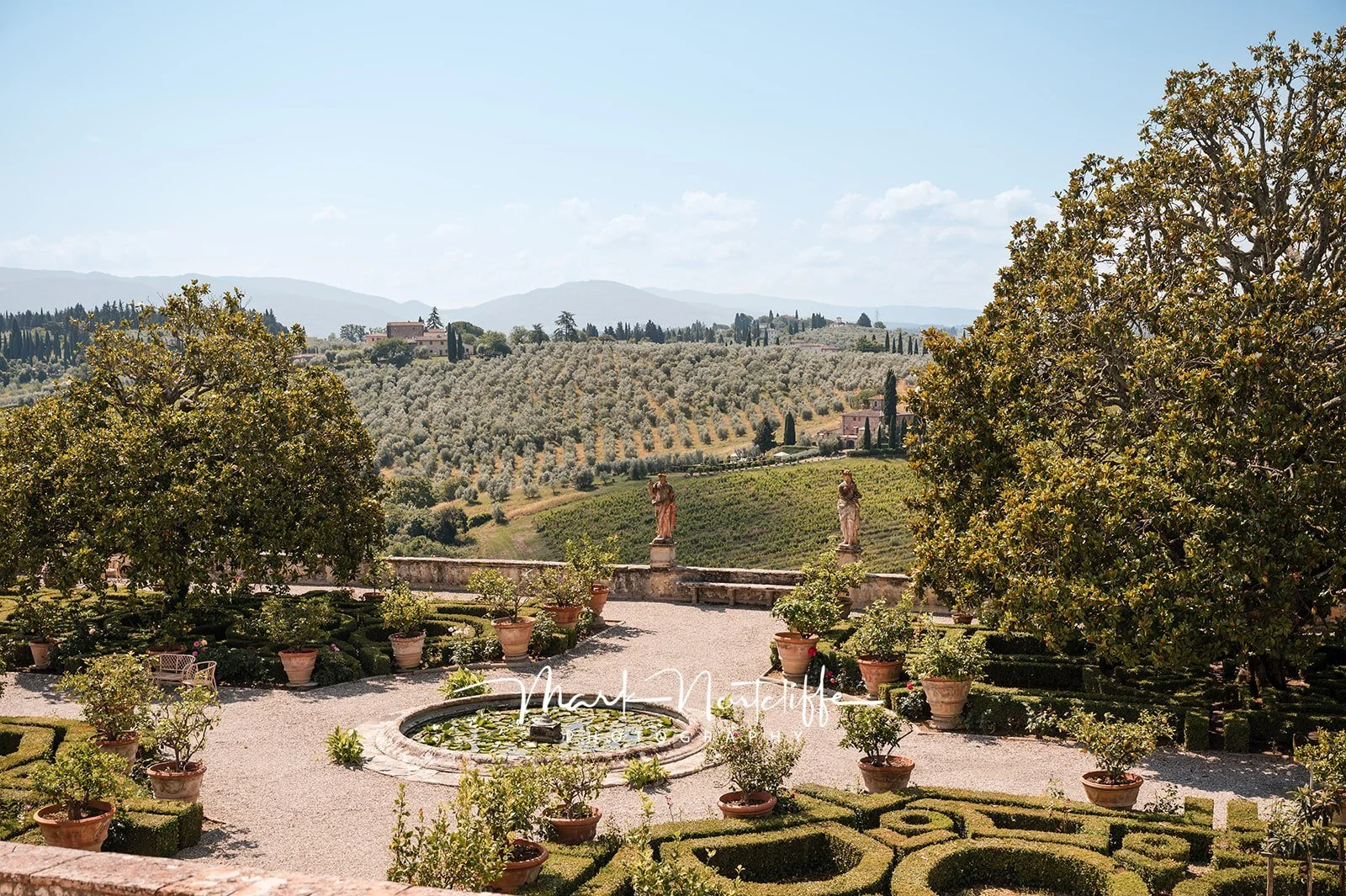 Italian-gardens-wedding-ceremony-villa-corsini.jpg