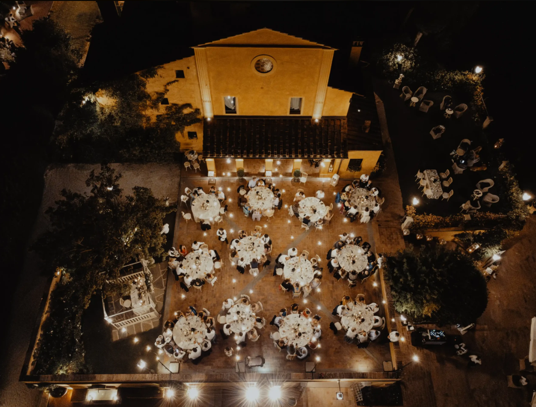 Villa Il Petriccio/50 guests from £20,930