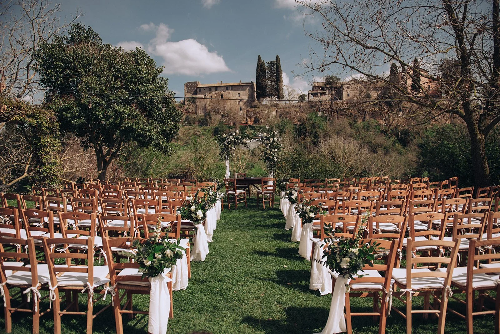 simple-rustic-ceremony-Tuscany-wedding.jpg
