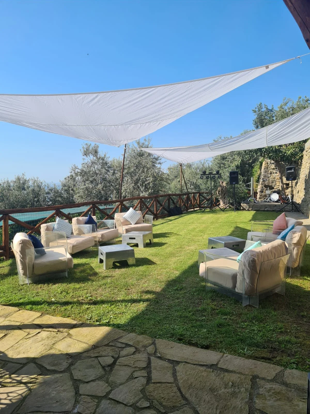 Villa-fiorella-outside-rest-area.jpeg