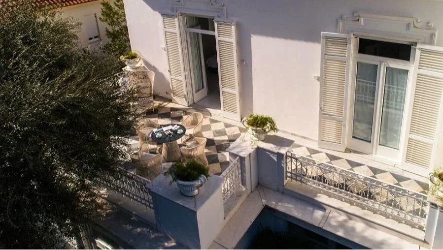 Villa+Silvana+balcony+off+the+room.jpg