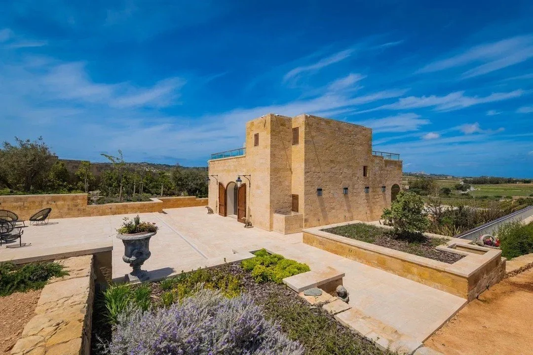 Small guest list, big-time views. 🍇🌅

Ta' Betta is a private vineyard in the Maltese countryside, normally closed to the public, but yours alone for an intimate wedding of up to 80. 🇲🇹

Intimate done beautifully 👇
🍷 Estate-grown wines &amp; sun