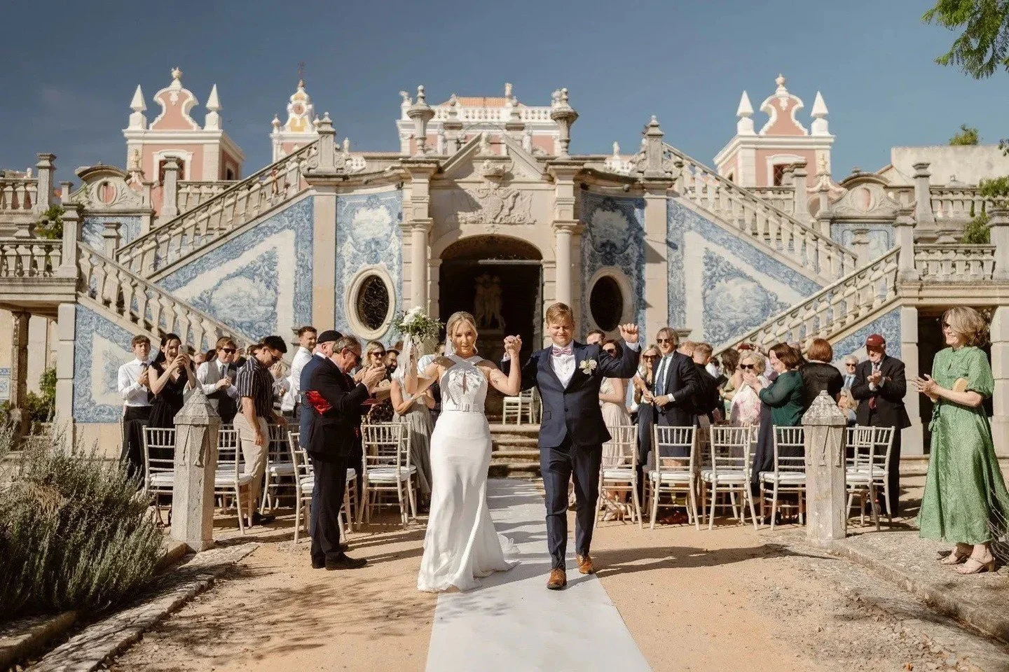 A restored 18th-century palace in the Algarve, and it can be yours for more than just a day. 👑🇵🇹

Palace Estoi pairs Neoclassical grandeur with French-style gardens, a sea-and-mountain-view pool, and 63 rooms, perfect for turning your wedding into