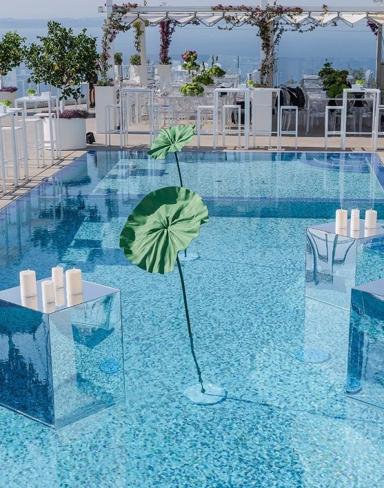 pool decor Villa Eliana.jpeg