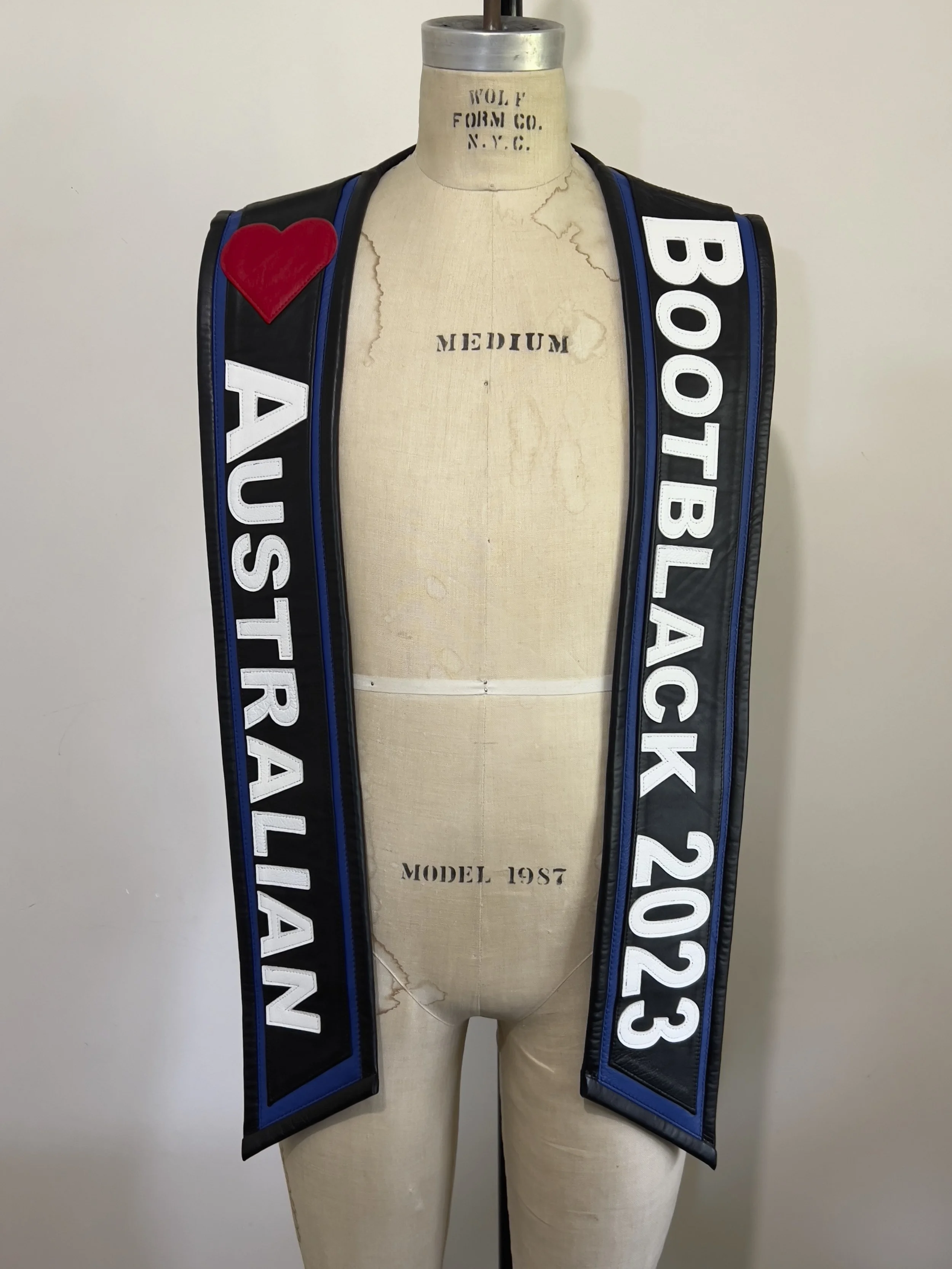 aus bootblack stole.jpeg