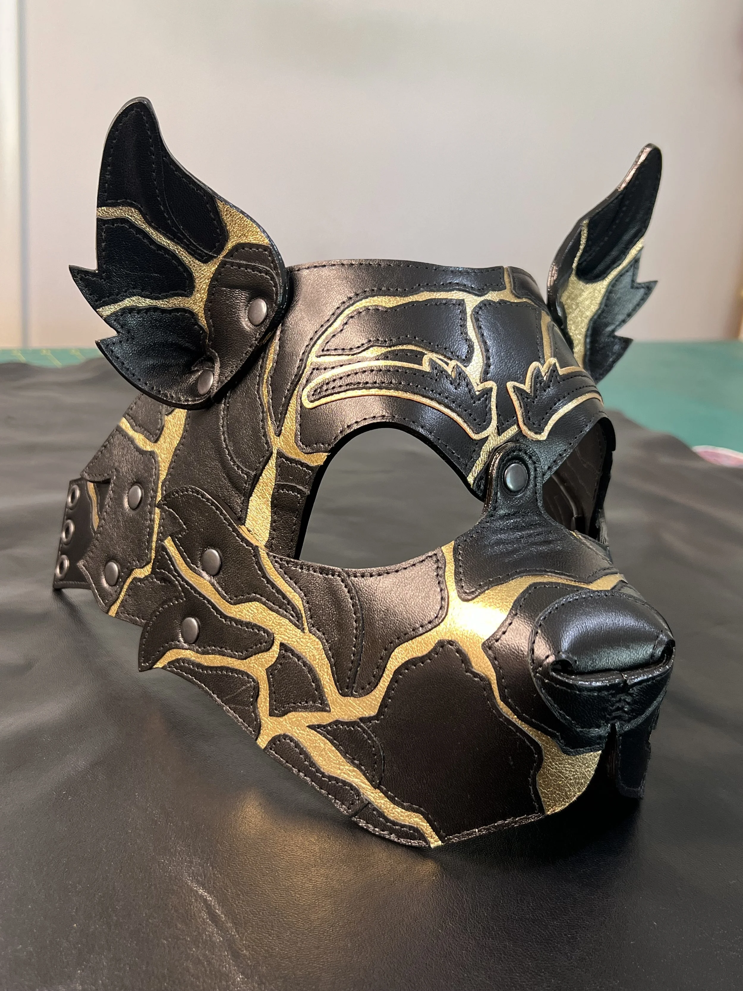 kintsugi gold blacck.jpg