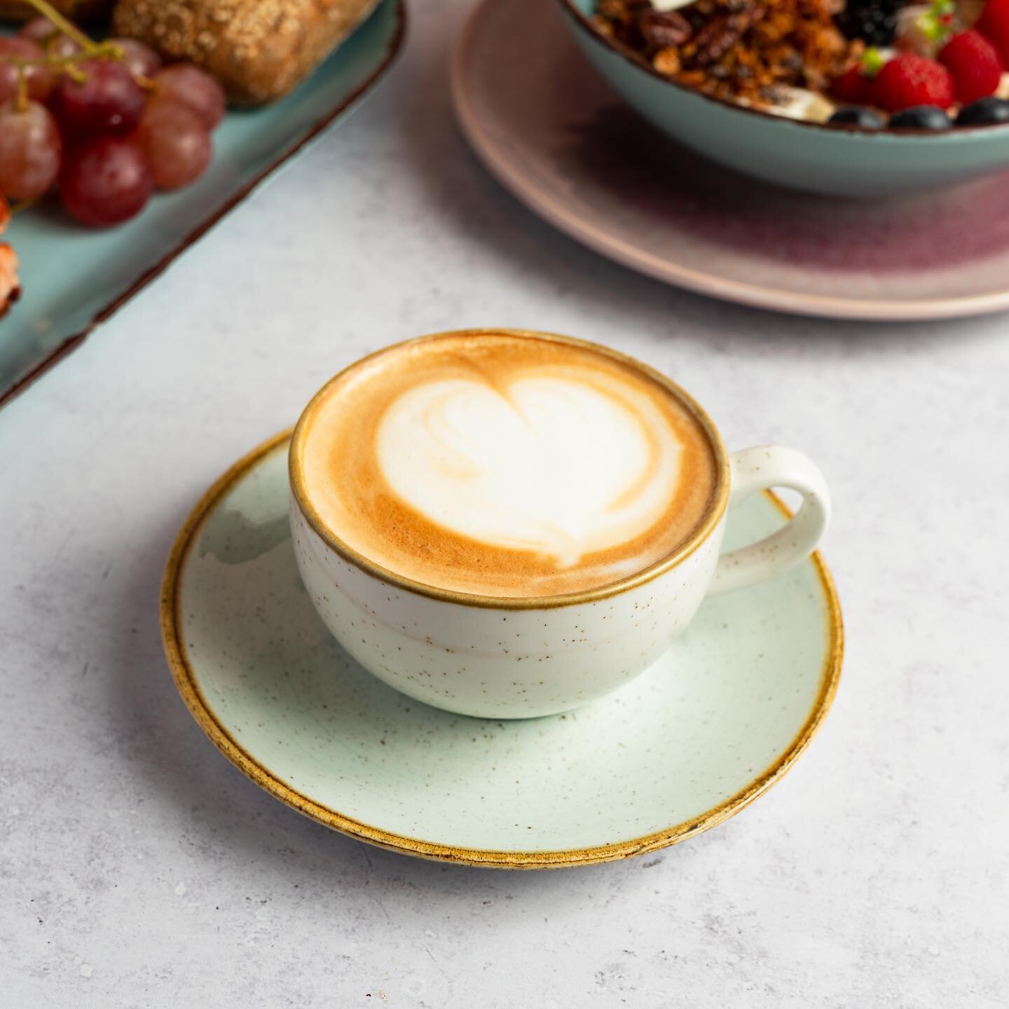 It&rsquo;s coffee o&rsquo;clock 😌☕️
.
.
.
#breakfast #fr&uuml;hst&uuml;ck #br&ouml;tchen #brunch #breakfasttime #coffeetime #coffee #latte #latteart ##latt&eacute; #leipzig #leipzigcity #leipzigtogo #leipzigcafe