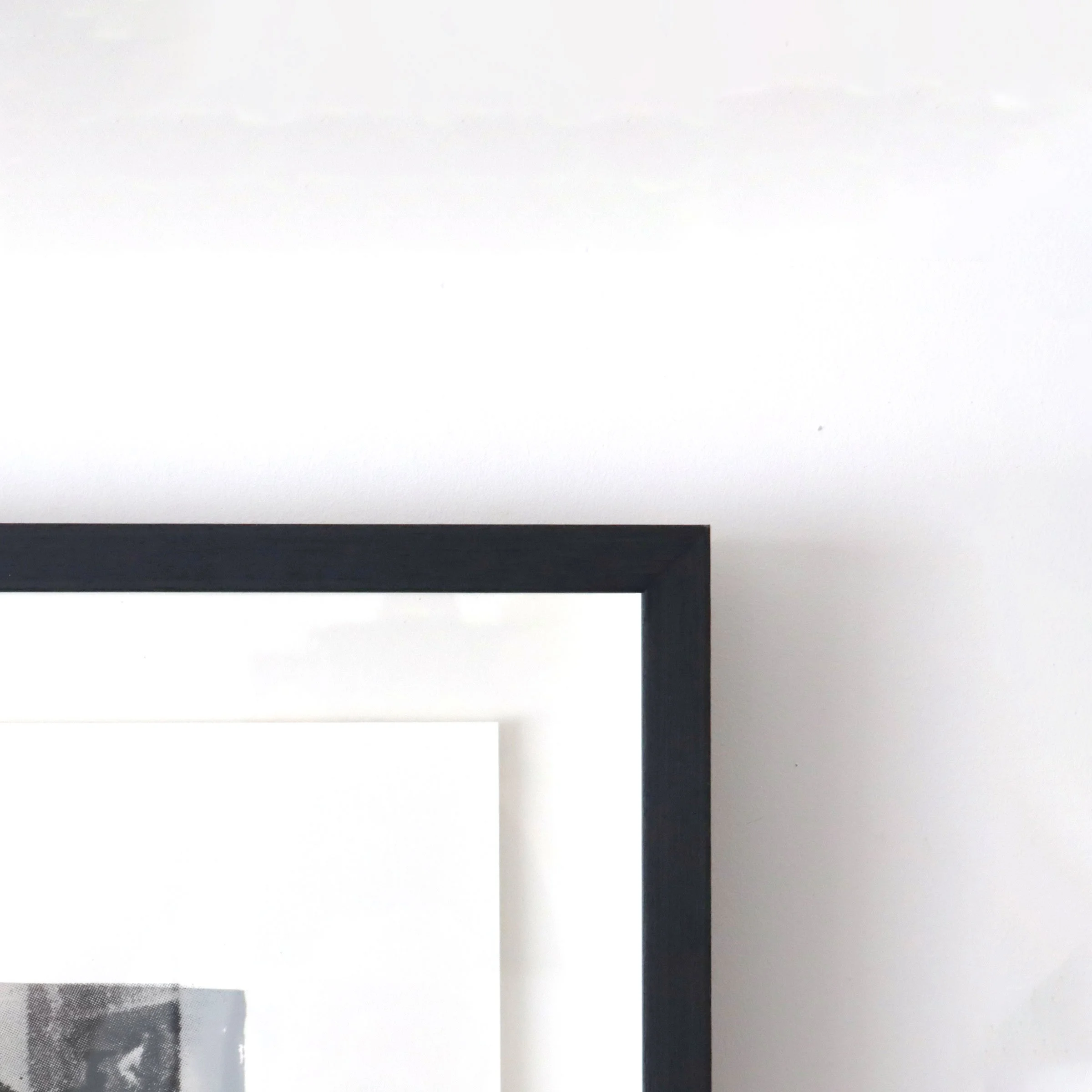 Frame-detail_Falling_grey.jpg