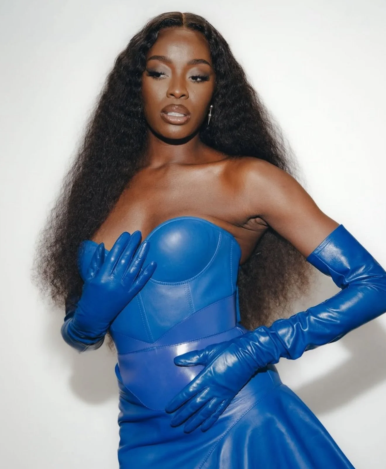 The stunning @ajodudu glammed and ready for @bbuk 

Makeup by @thembithems