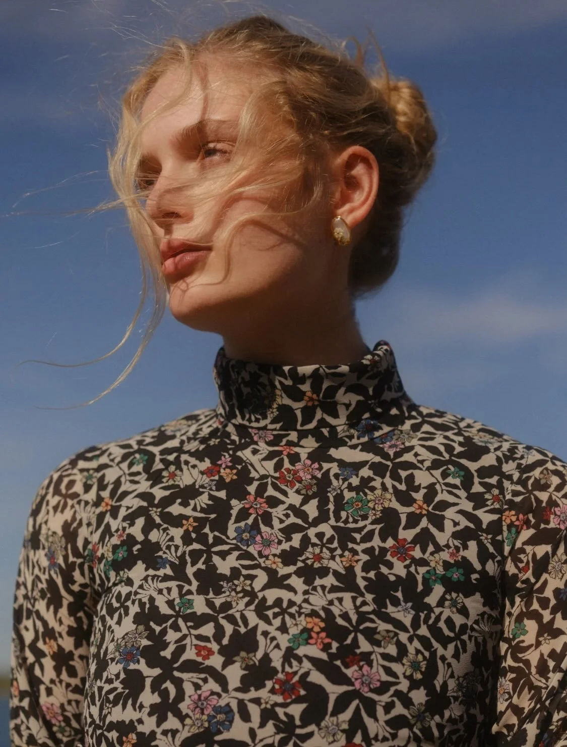 Amber Air 🍂

Makeup and Hair by @laurenmaltby.mua