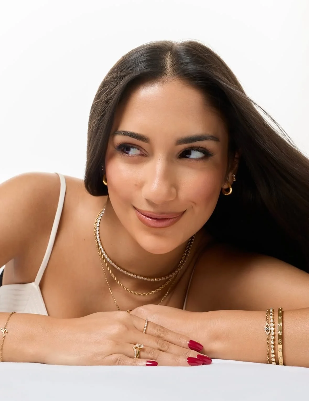 Shakira Khan for Abbot Lyon a Christmas collection the Starlight Edit ✨

Makeup and Hair by @jadelmakeupartist_