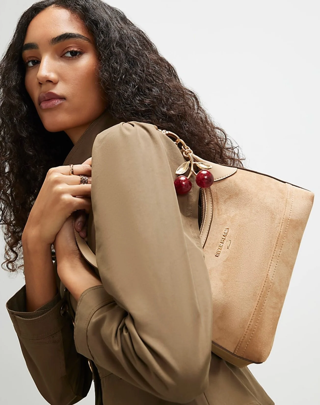 River Island 

Makeup by @zoerubinmakeup