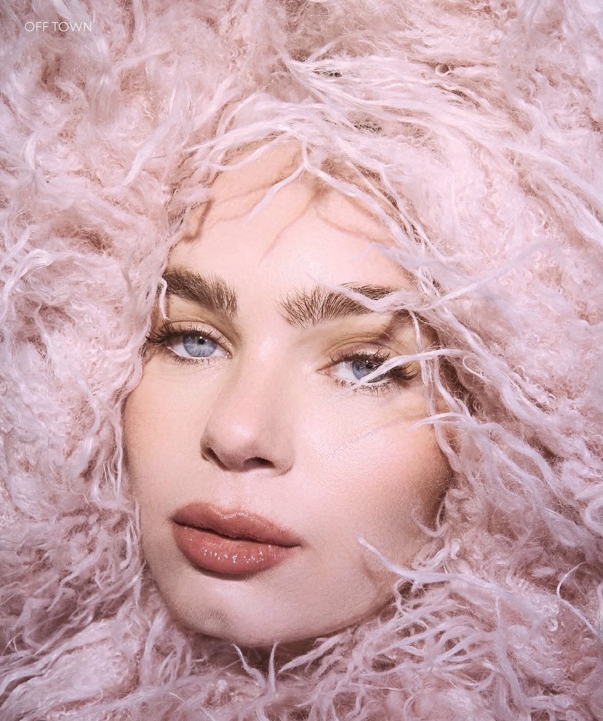 An Off Town Magazine Editorial ✨

Makeup by @natashadecazalet.mua 

Credits 
Photography @jordanlws 
Styling @alicelibertystylist 
Model @emzstoner