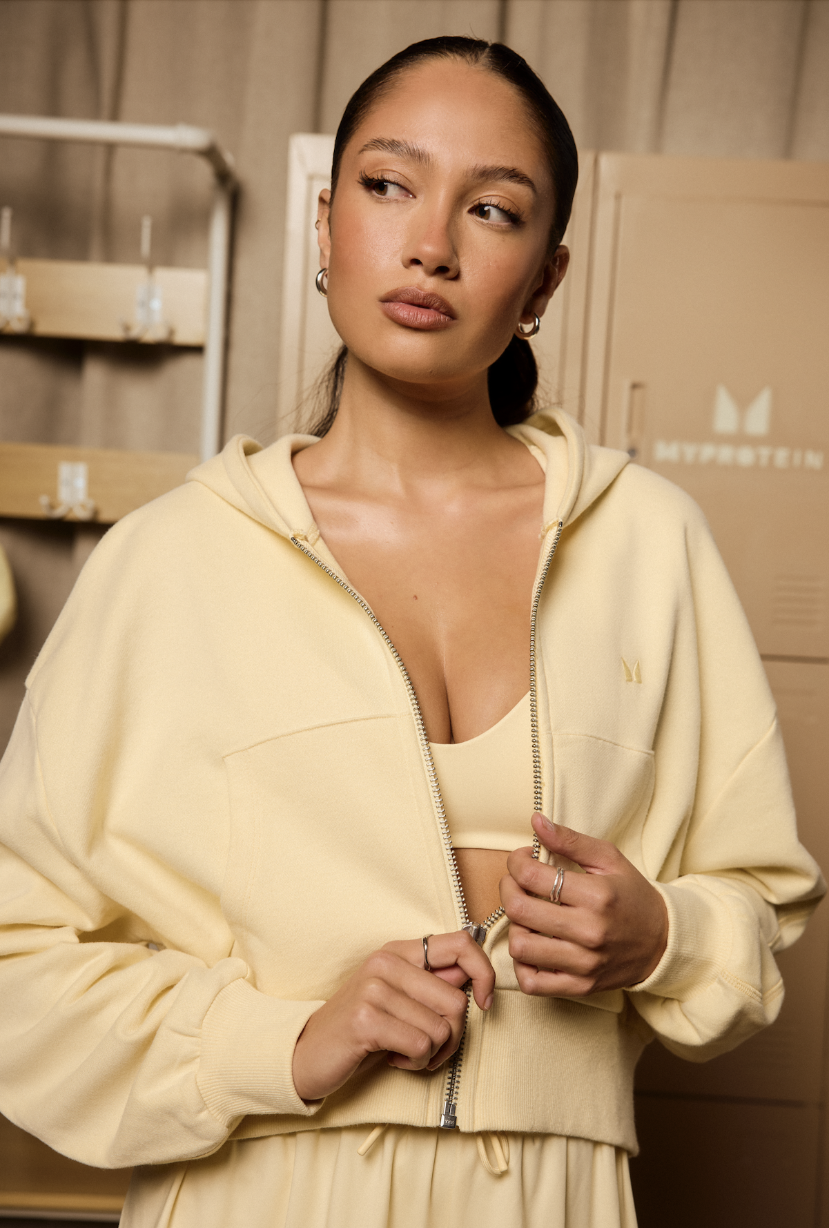 JADELEVERTON_HAIR_MAKEUP_FOOTASYLUM3.png