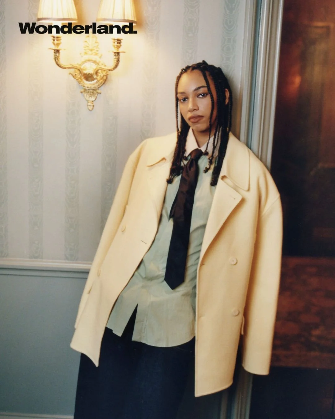 THEMBI-MAKEUP-1-WONDERLANDMAGAZINE-AMIEBLU-EDITORIAL-DEC2025.jpg.jpg