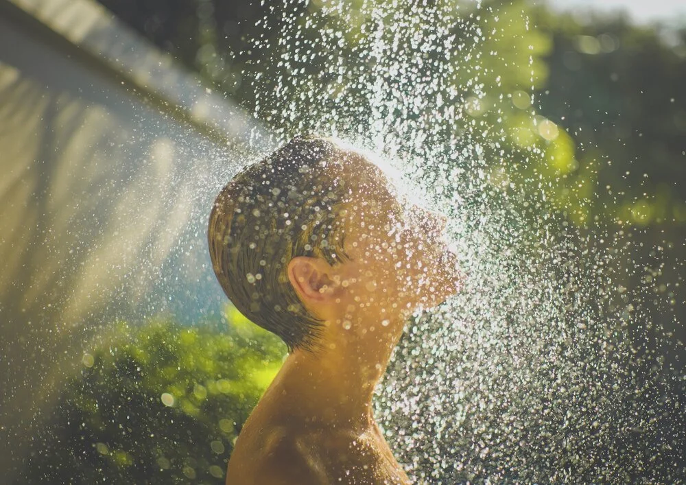 Een buitendouche in de tuin, dé trend van nu!