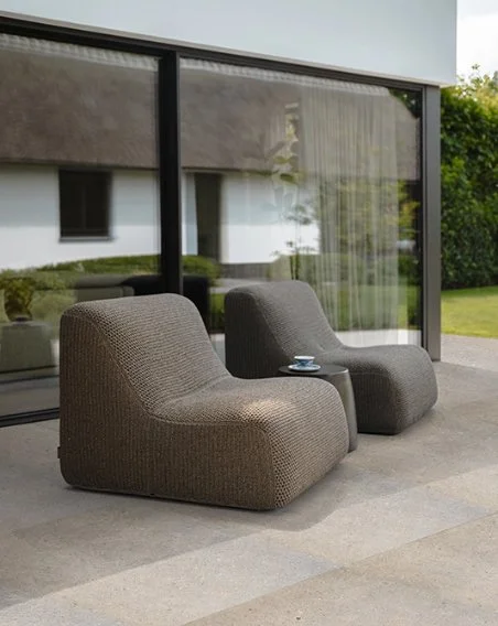 The Art of Living Ceramic Tiles buitenvloer met rustige uitstraling bij een moderne woning