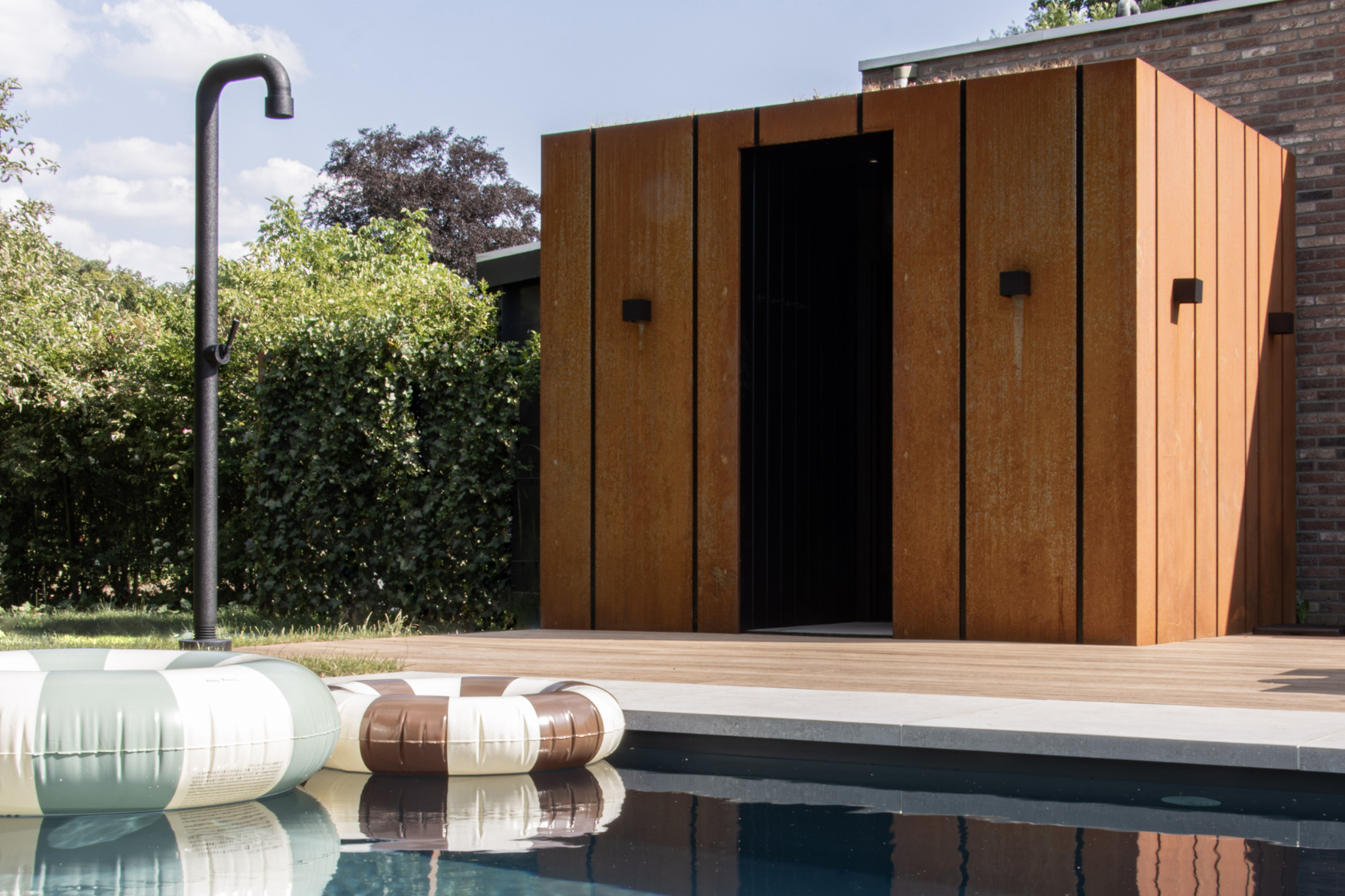 10ft-wellness-bij-zwembad