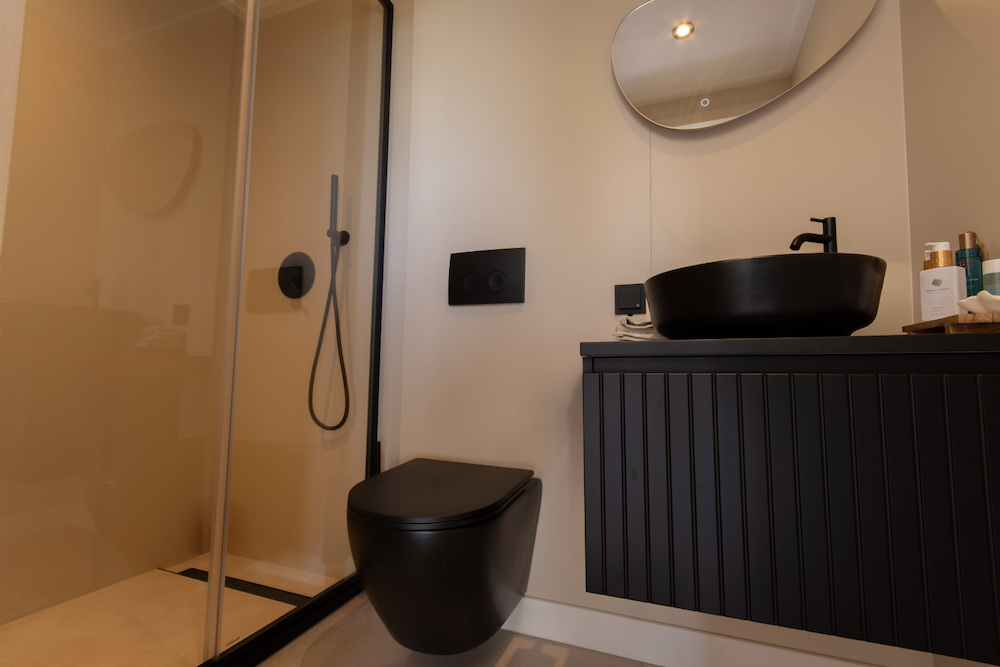 badkamer met zwarte details