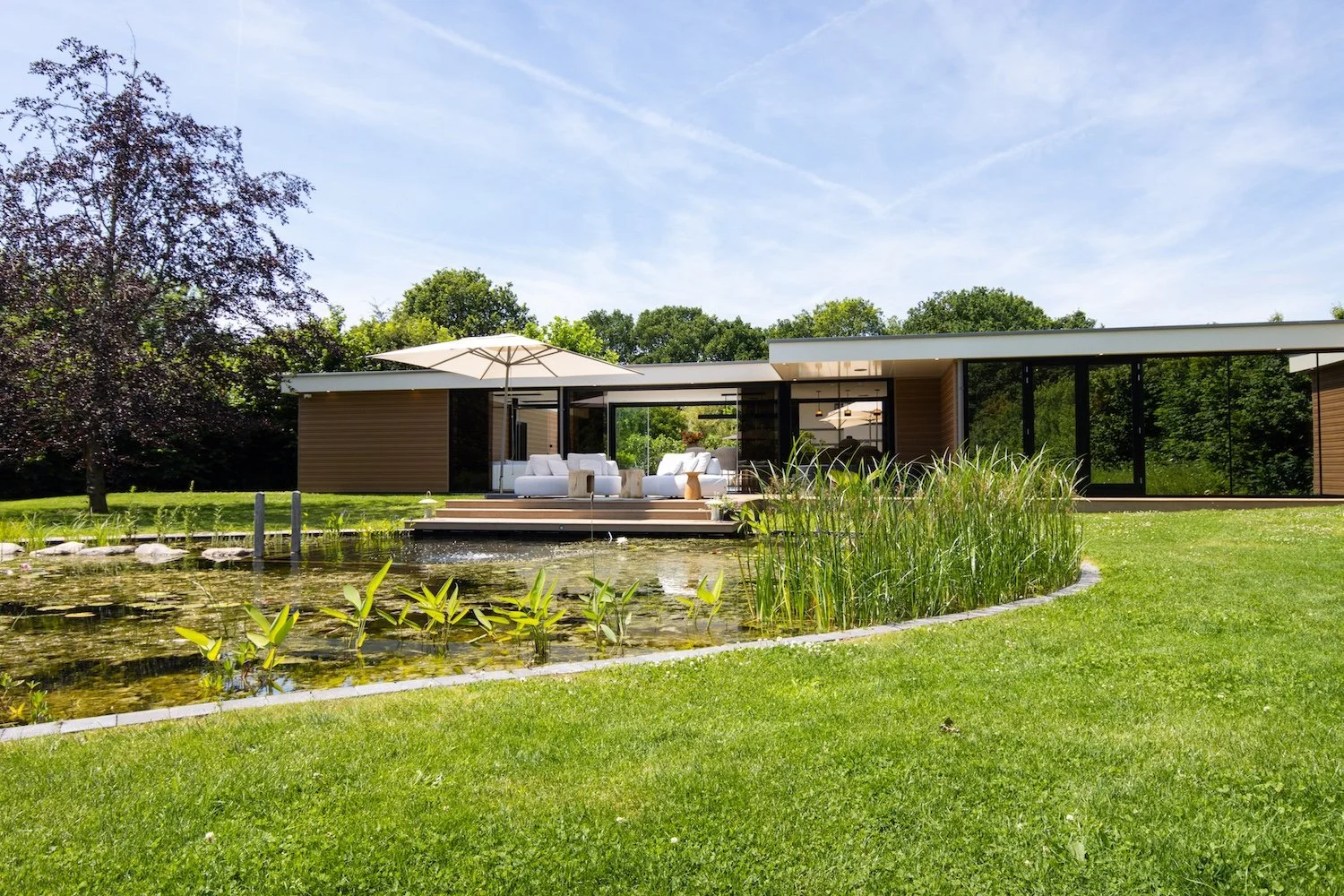 Poolhouse met buitenkeuken