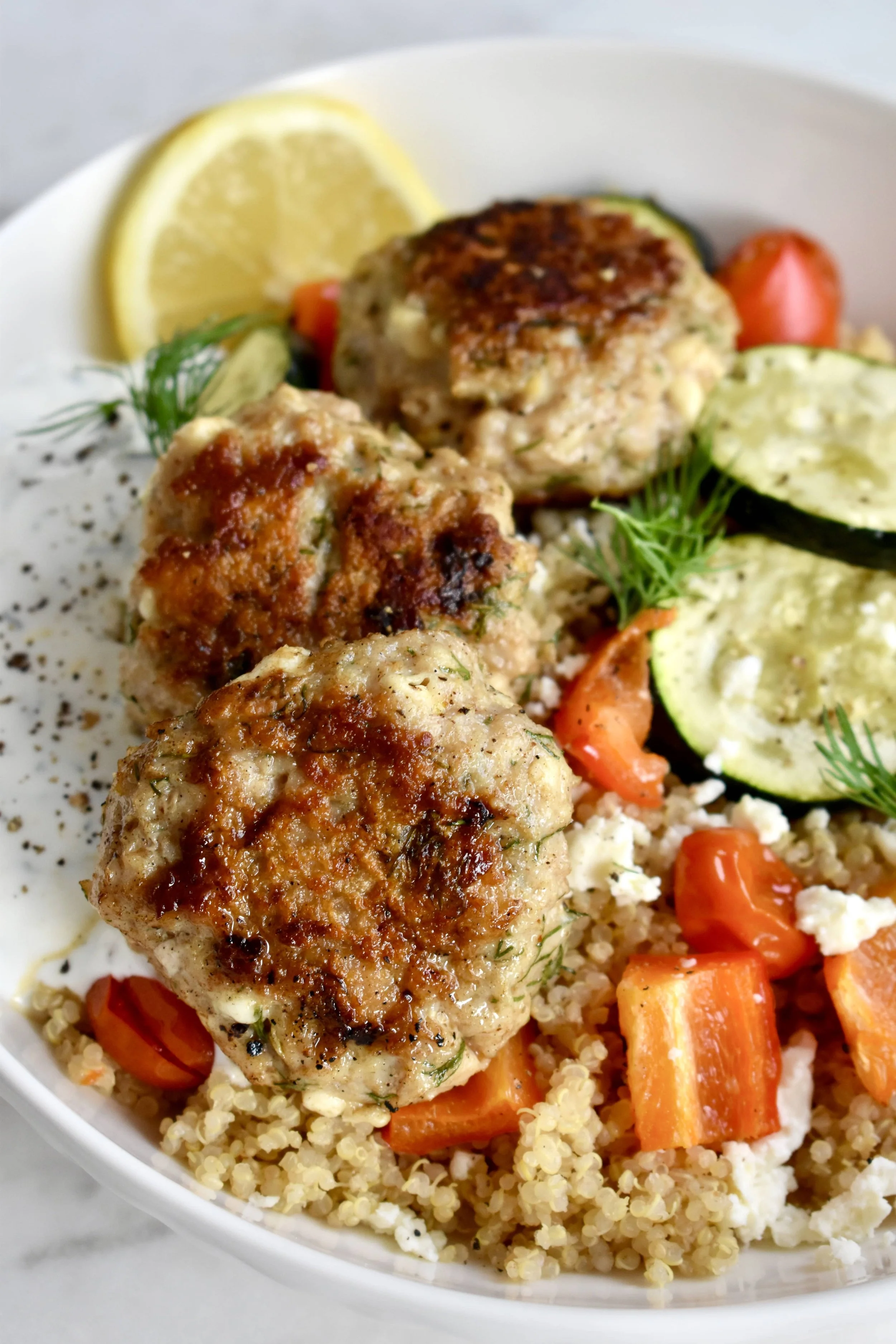 Boulettes de poulet au feta, citron et aneth (faibles en FODMAP)