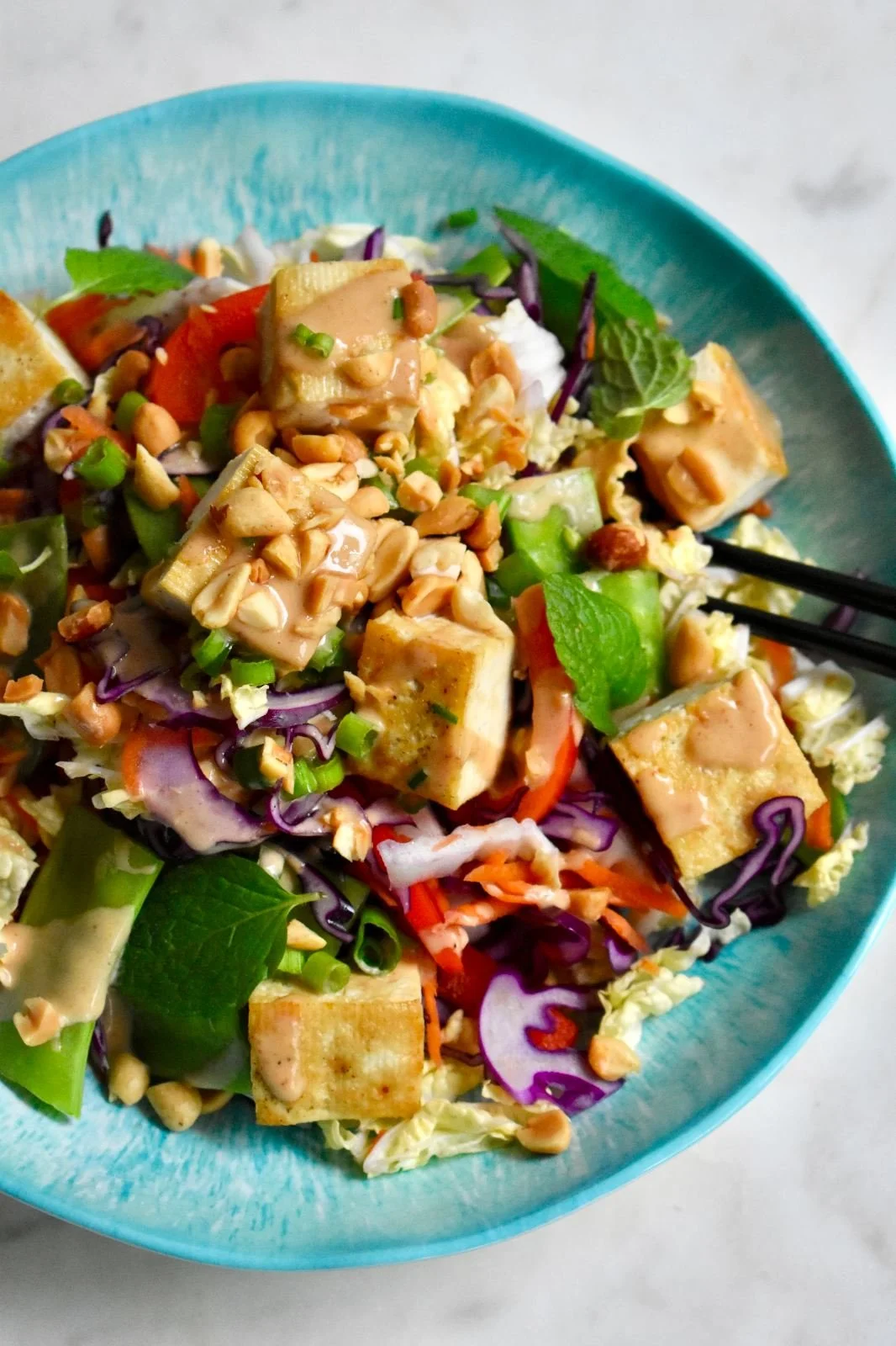 Salade thaïe au tofu grillé