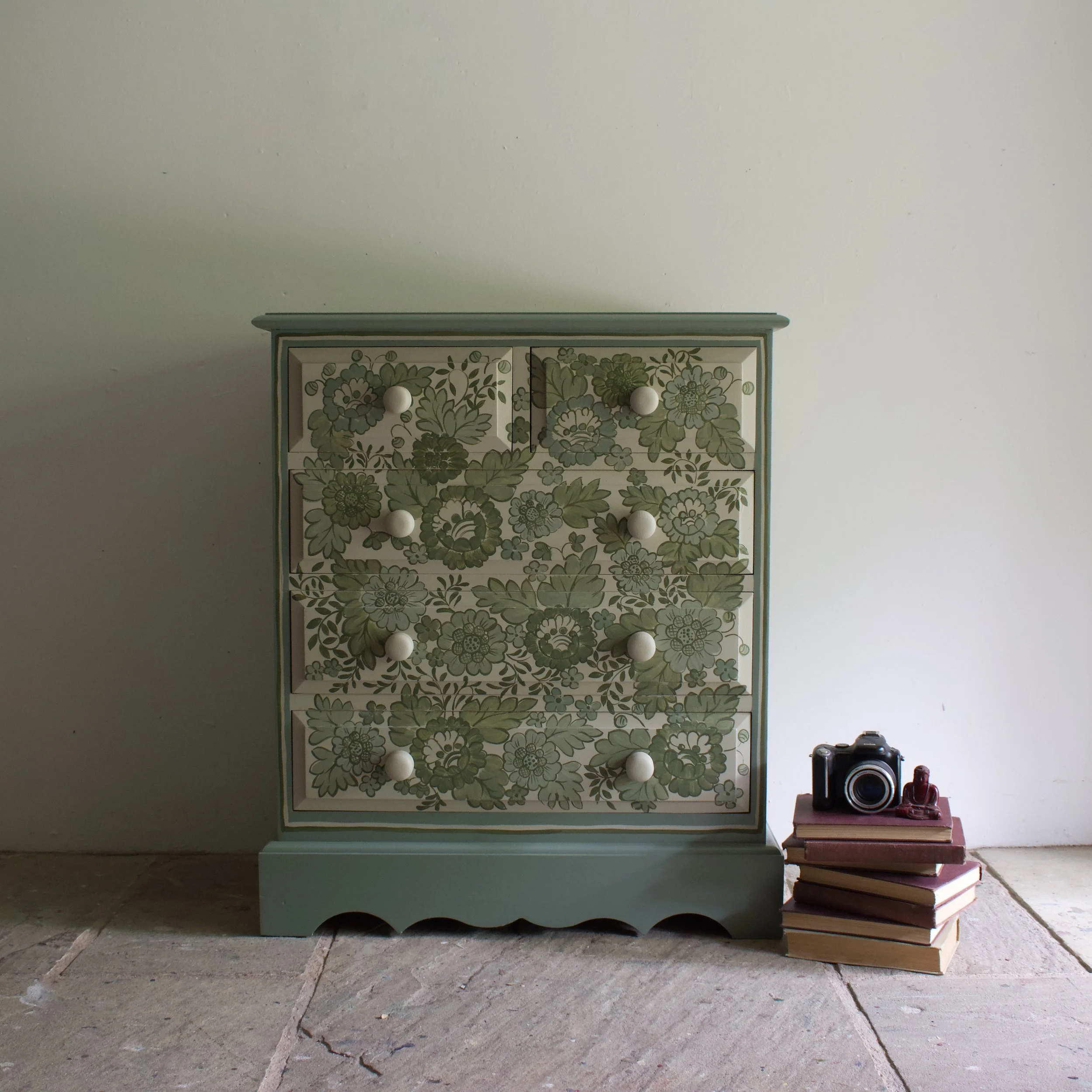 Green delft pine chest of drawers