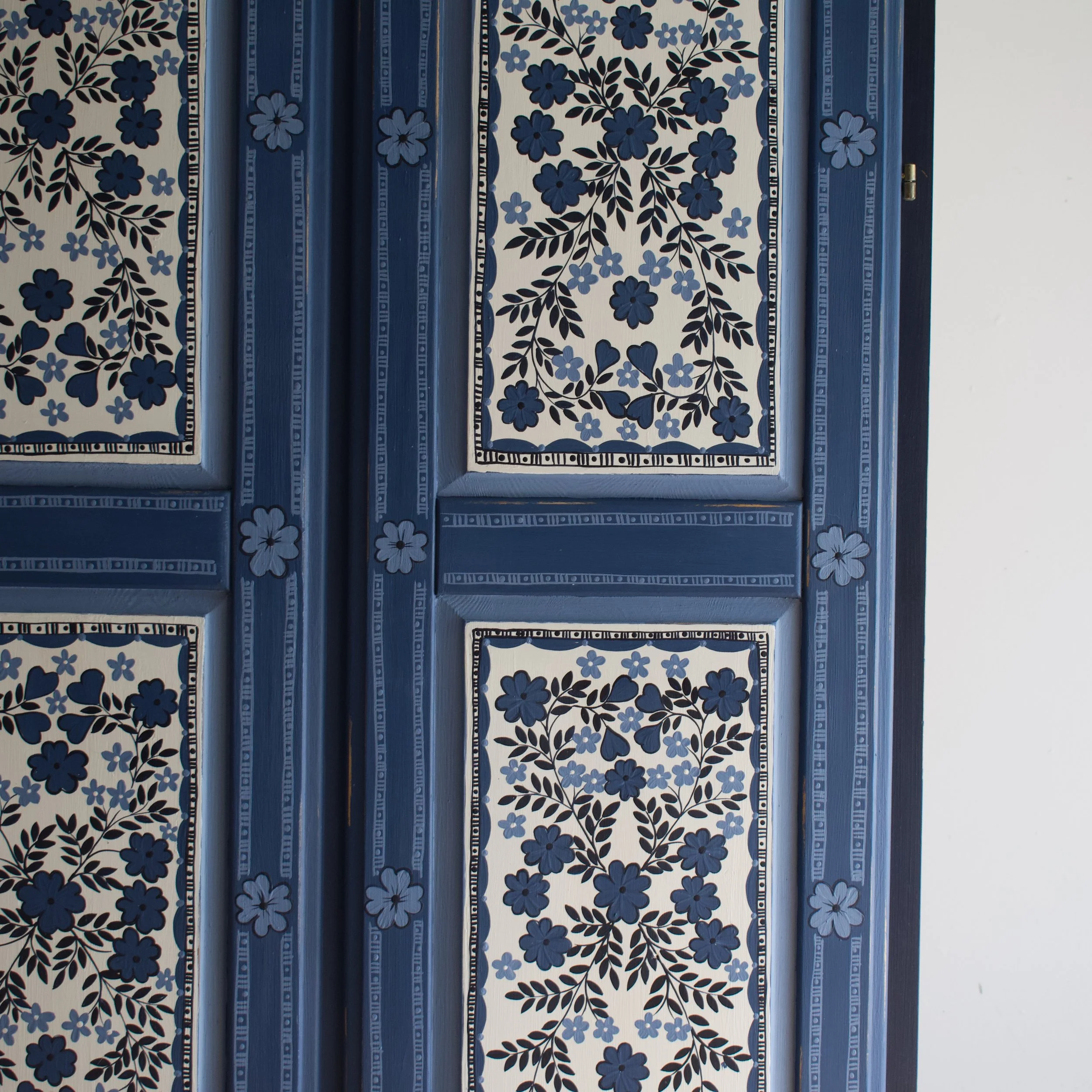 Blue folk pine wardrobe