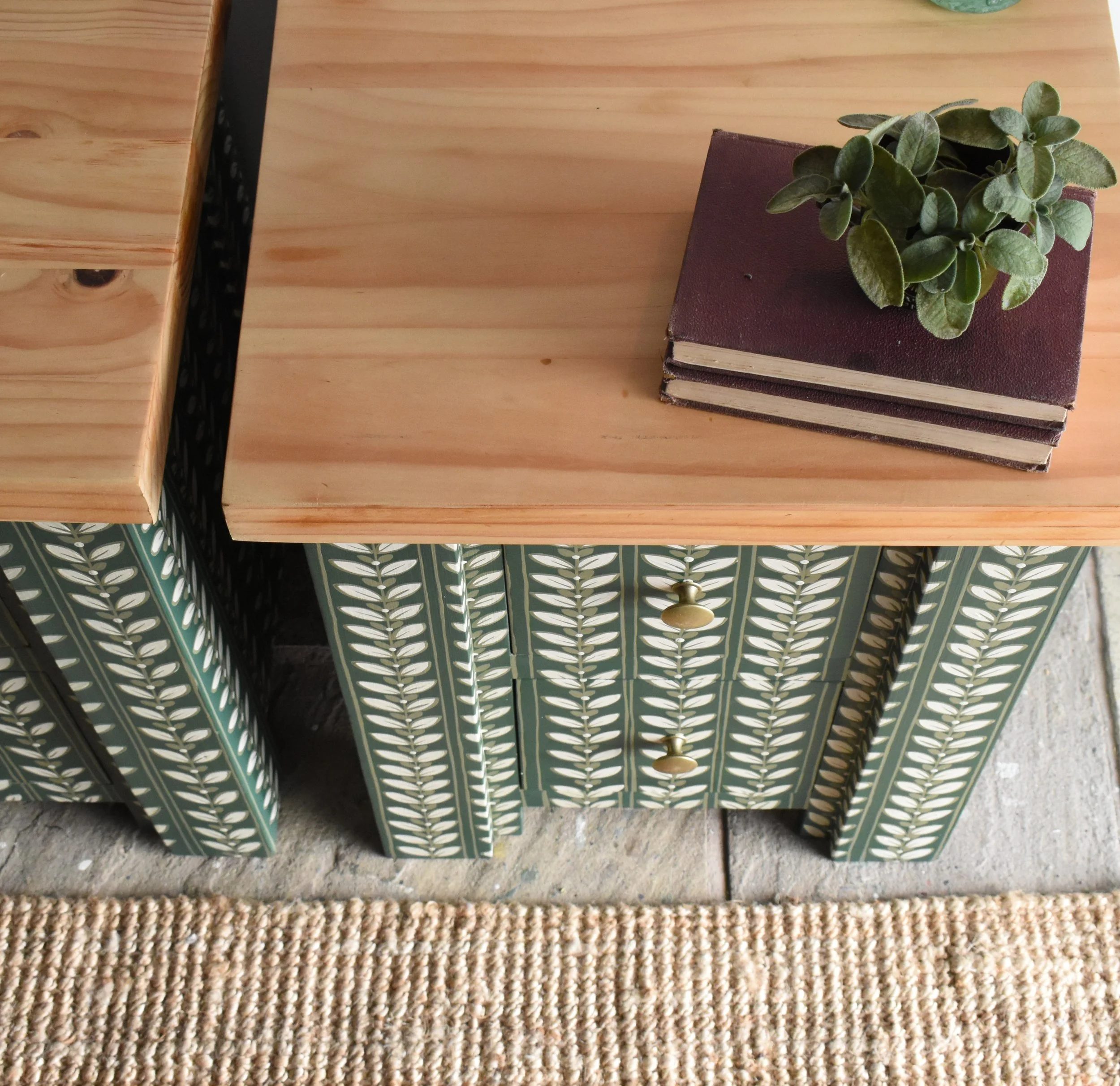 Green Decorative Vintage Folk Art Bedside Drawers