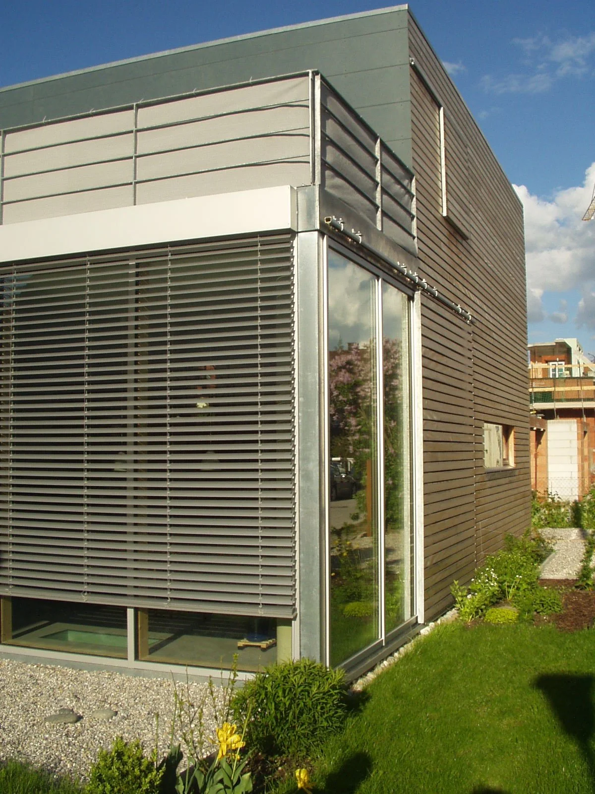 2004_M~1.JPG