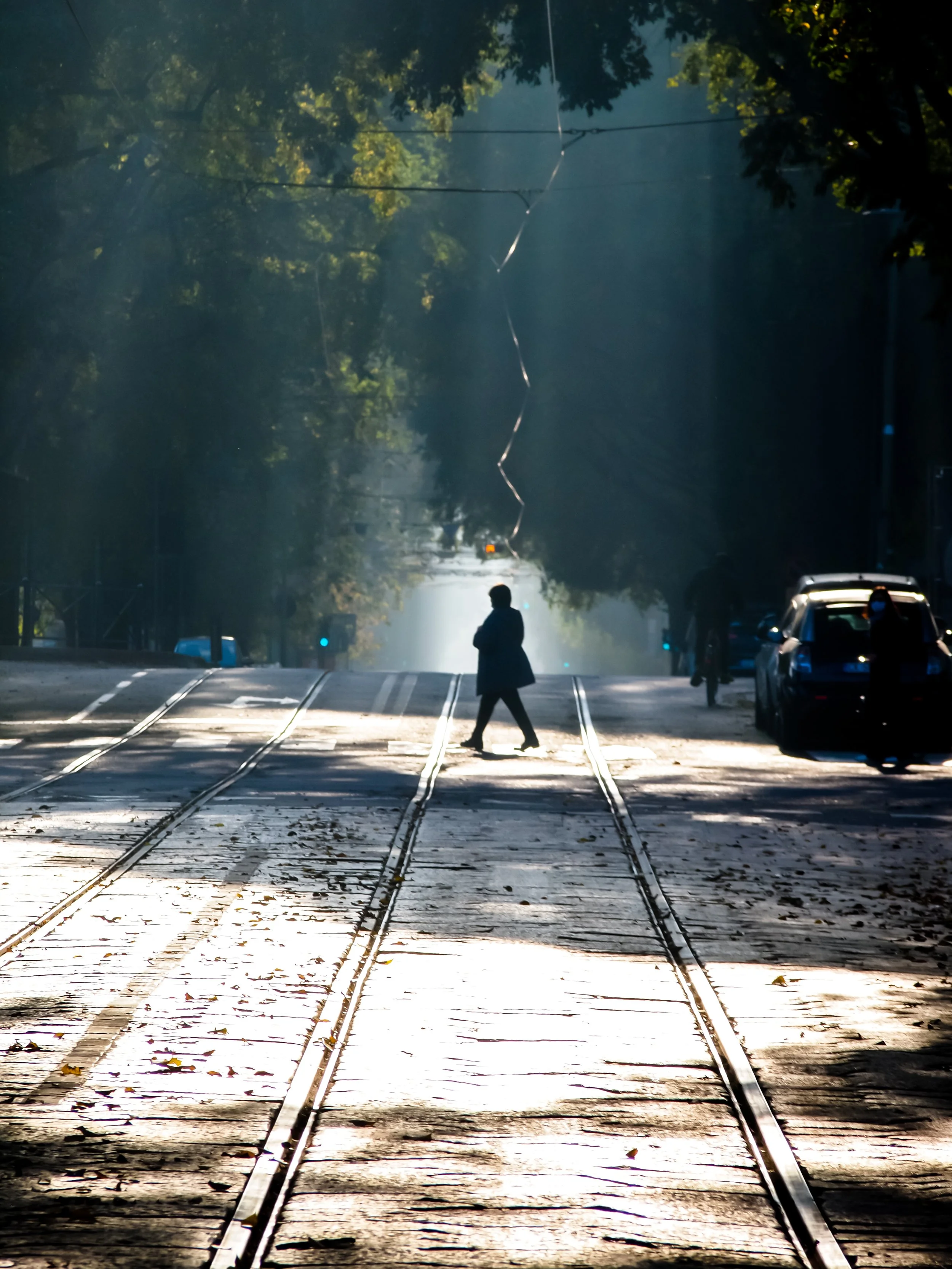 Caught in the middle, 2022