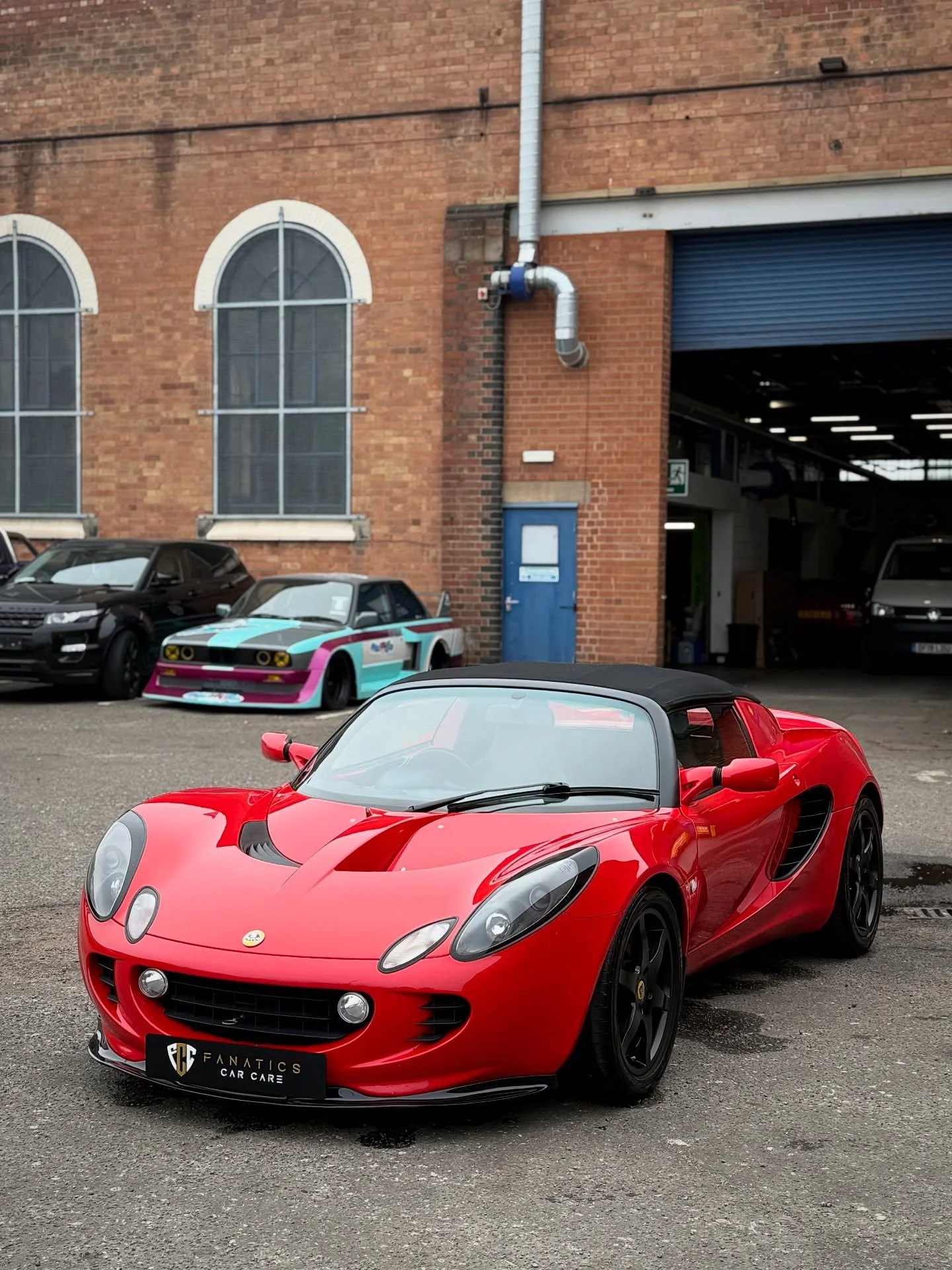 Lotus Elise now ready to be sold following a pre-sale glow up removing remnants of multiple track days&hellip;🏎️ 

Always great to see cars like this being used as the manufacturers intended - raw, engaging &amp; absolute track weapons 👊

#Fanatics