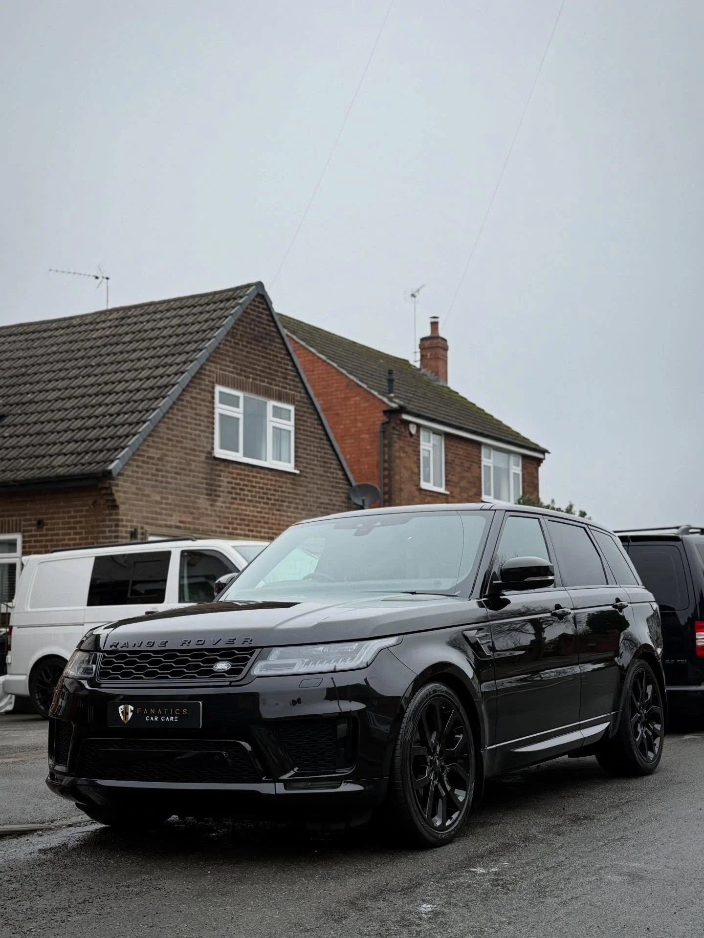 Another stealth spec Range Rover Sport added to the maintenance club 🥷 
Sill a great looking SUV with serious road presence 8 years on.

This will be maintained in on a tri-weekly plan ensuring these standards remain throughout the year. 

#Fanatics