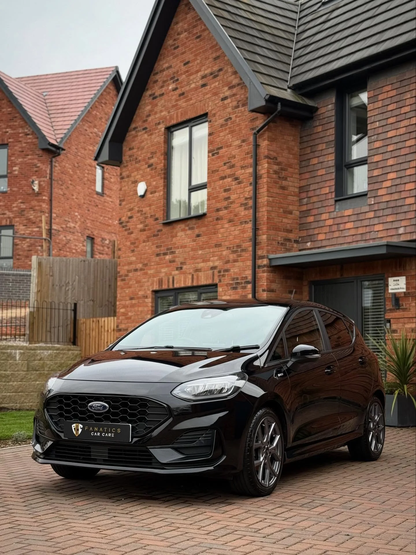 Factory Reset carried out on this Fiesta ST Line last week in preparation for starting its monthly maintenance plan going forward; keeping that black paintwork pristine all year round 💎 

#FanaticsCarCare #FordFiesta #valeting #detailing #carvaletin