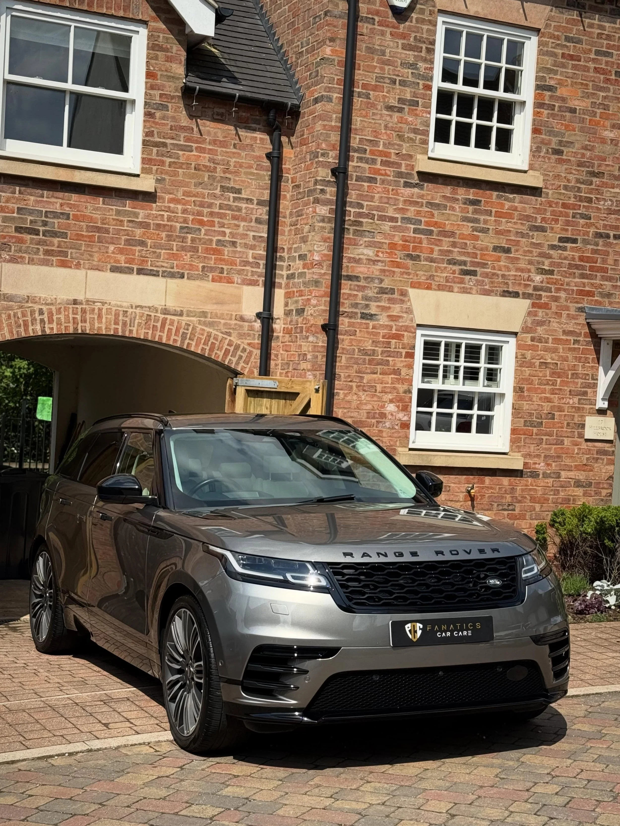 A much needed reset carried out on this Range Rover Velar P400. It received some additional leather treatment &amp; a paintwork decontamination removing a fair amount of tar build up; restoring that mirror like finish &amp; pop of colour when the sun