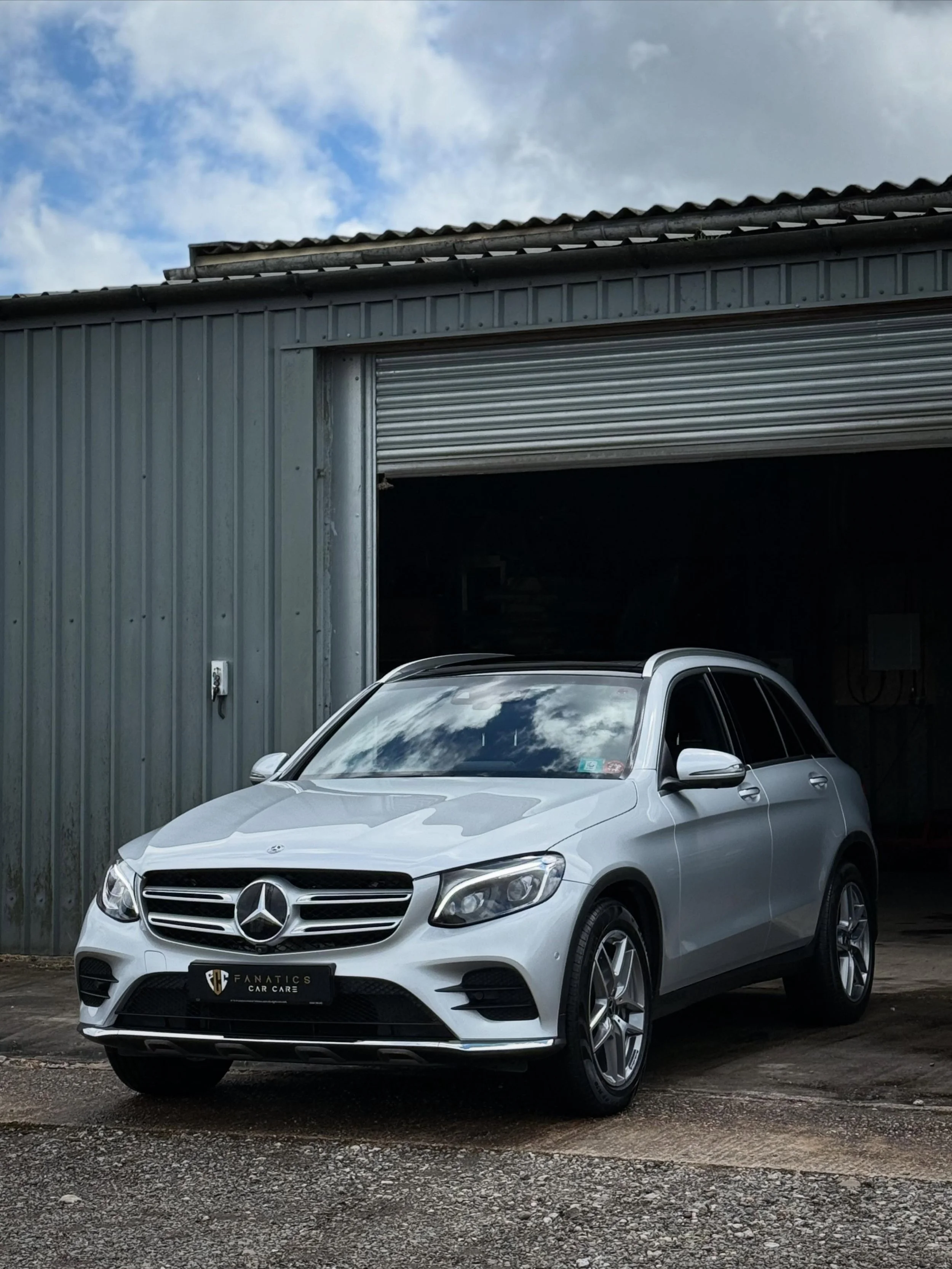 Mercedes GLC freshened up and looking crispy again. Already having a ceramic coating applied, this was a breeze to get back up to standard. 

#FanaticsCarCare #MercedesGLC #valeting #detailing #cardetailing
