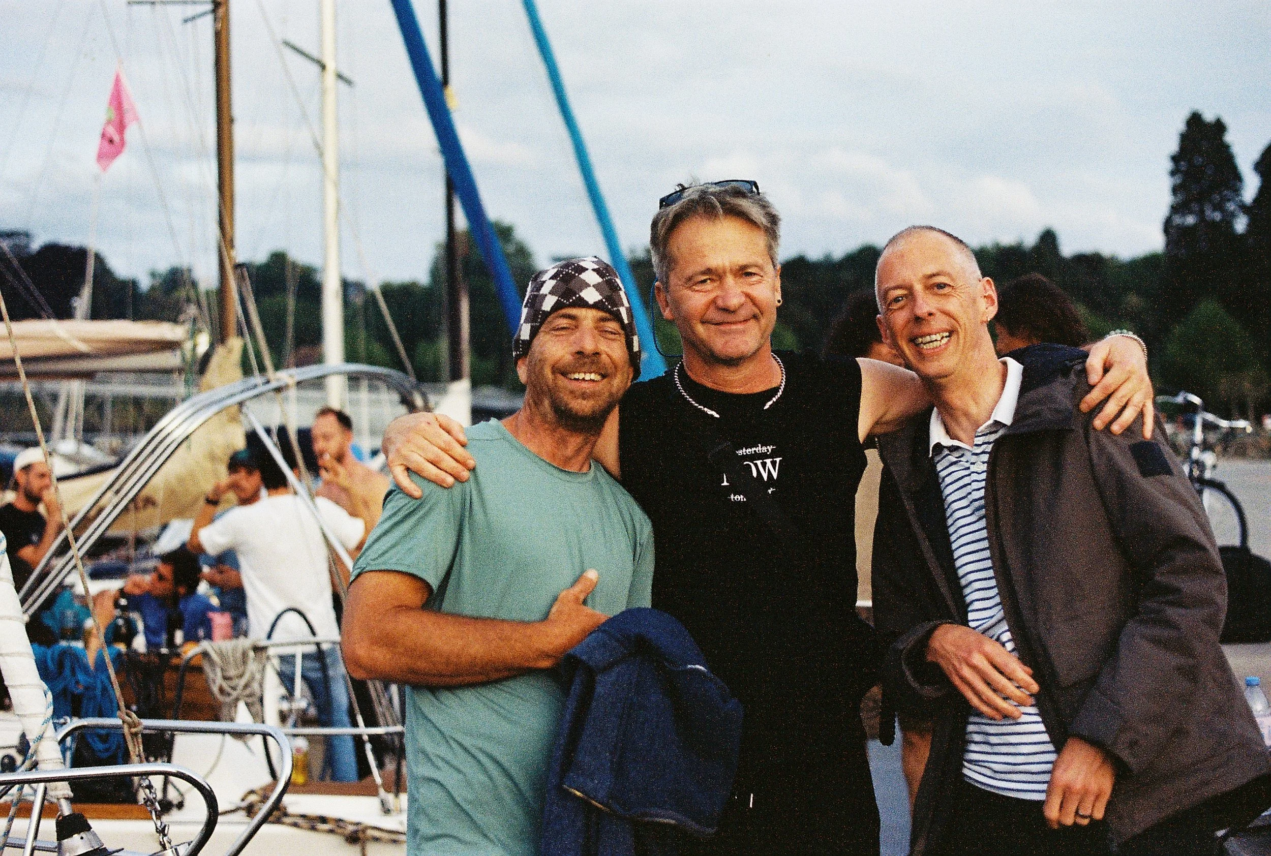 R1-09296-033A.JPG
