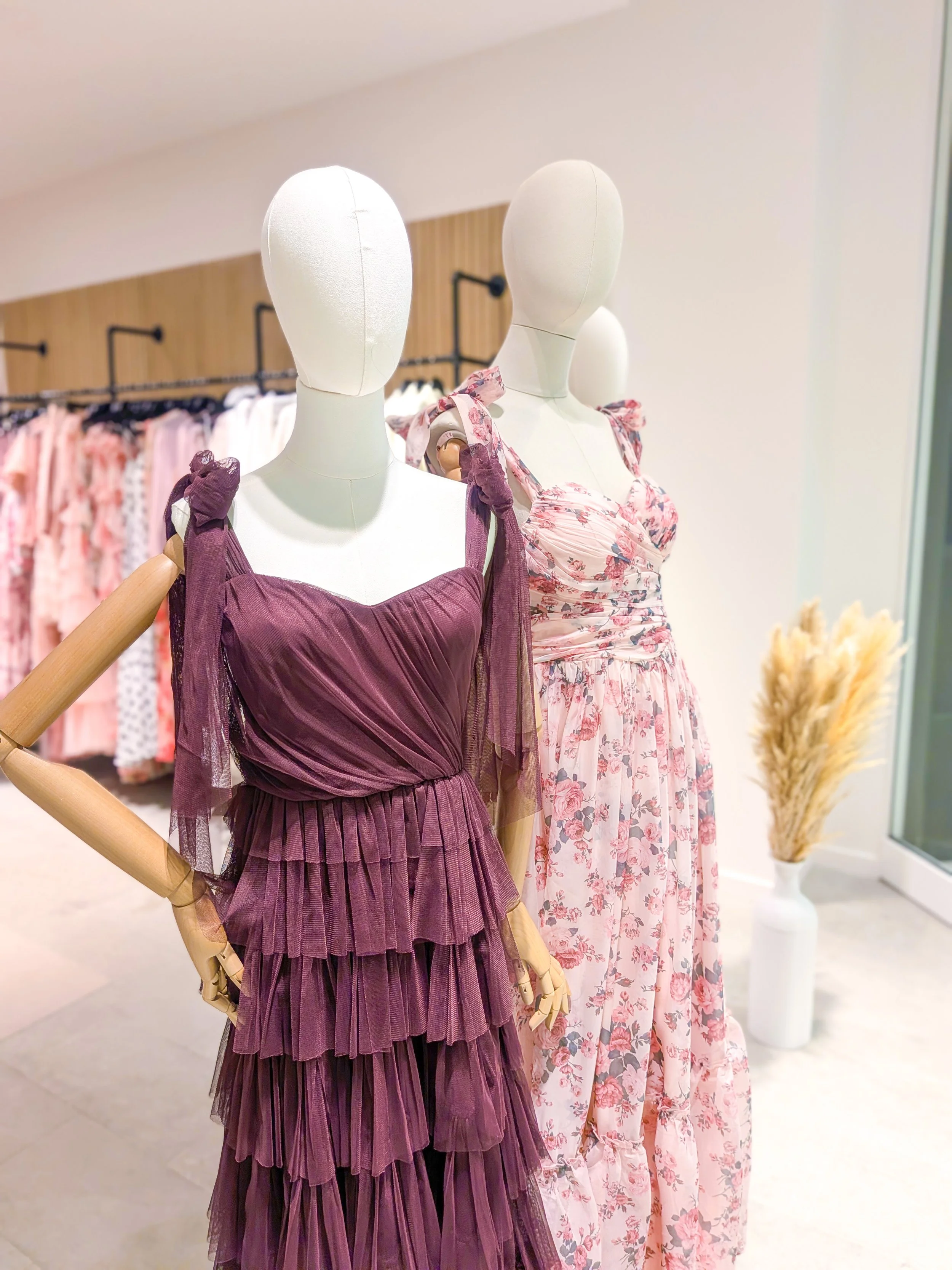 NOLA Designs_Aimee Boutique Window Display (3).jpg