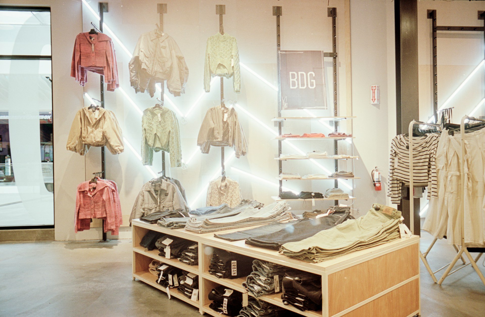 Visual Merchandising Mistakes Small Retailers Make (and How to Fix Them)