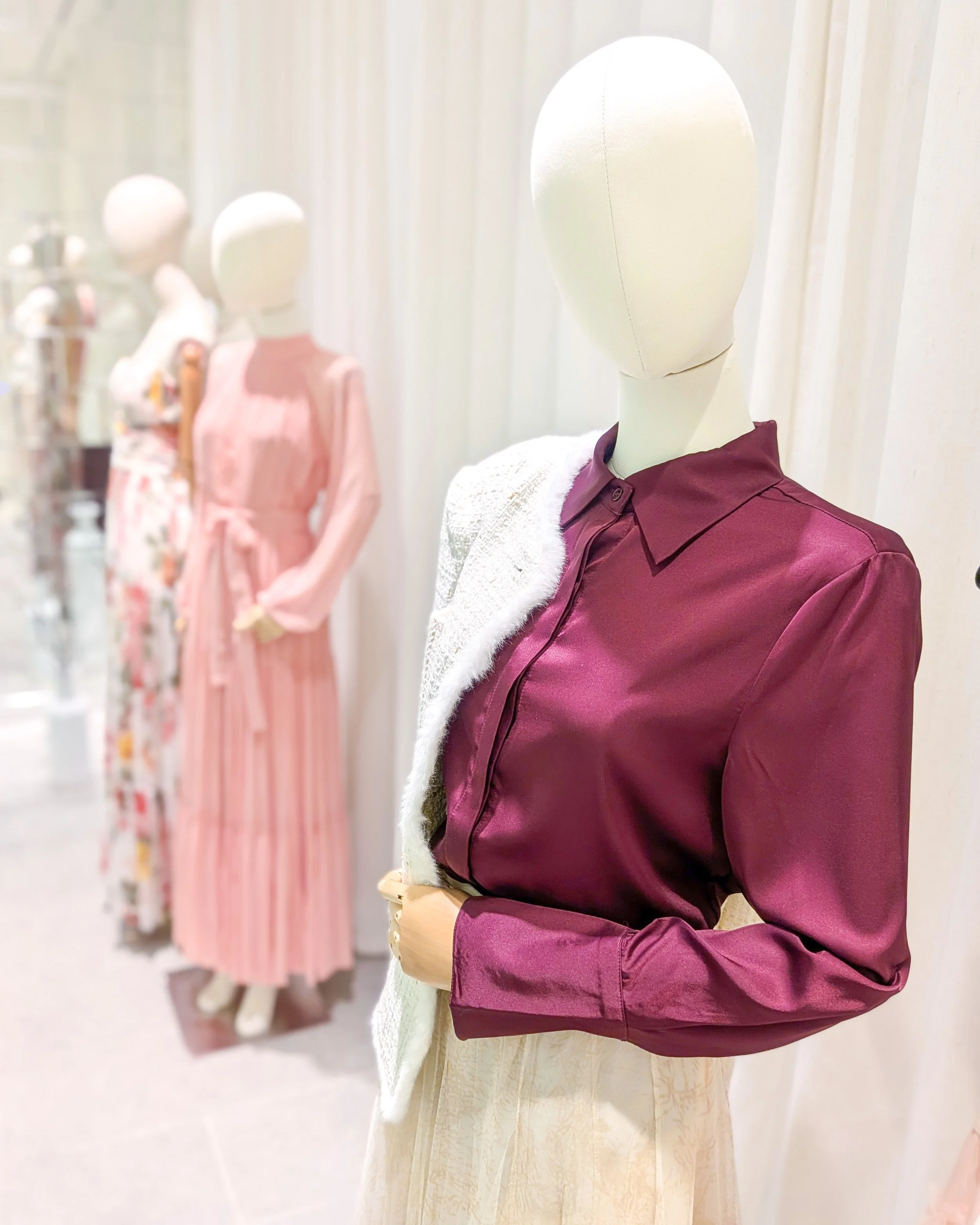 NOLA Designs_Aimee Boutique Window Display (8).jpg