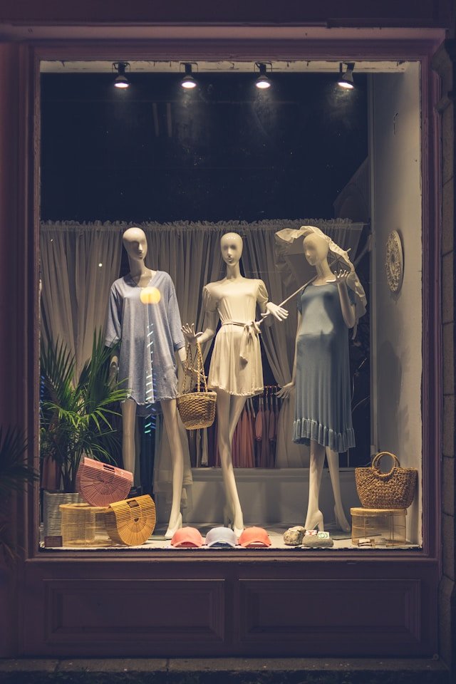 Elements of Successful Visual Merchandising in Retail — NOLA Designs ...